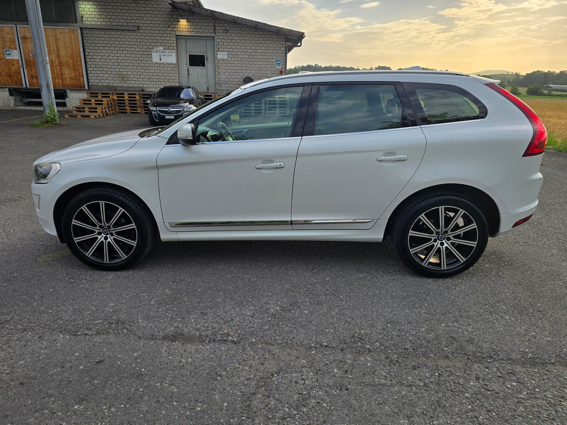 VOLVO XC60 D5 AWD Kinetic Geartronic-image-12