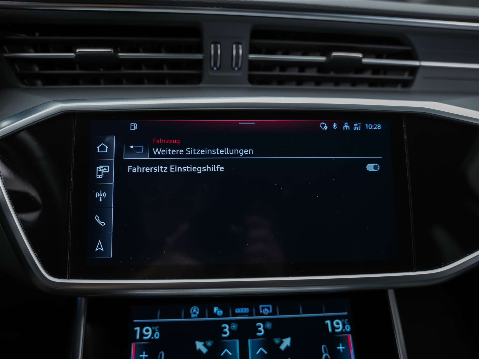 AUDI A6 Avant 40 TDI quattro S-tronic *Facelift*21"*Assistenzpaket Tour*Matrix*Leder*Bang&Olufsen*-image-36