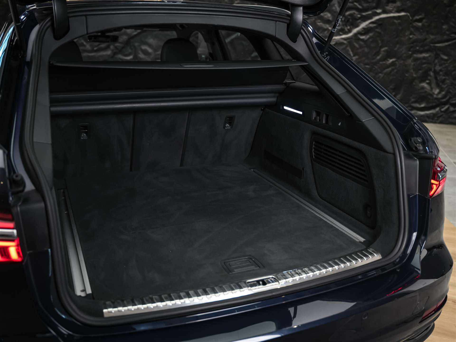 AUDI A6 Avant 40 TDI quattro S-tronic *Facelift*21"*Assistenzpaket Tour*Matrix*Leder*Bang&Olufsen*-image-42