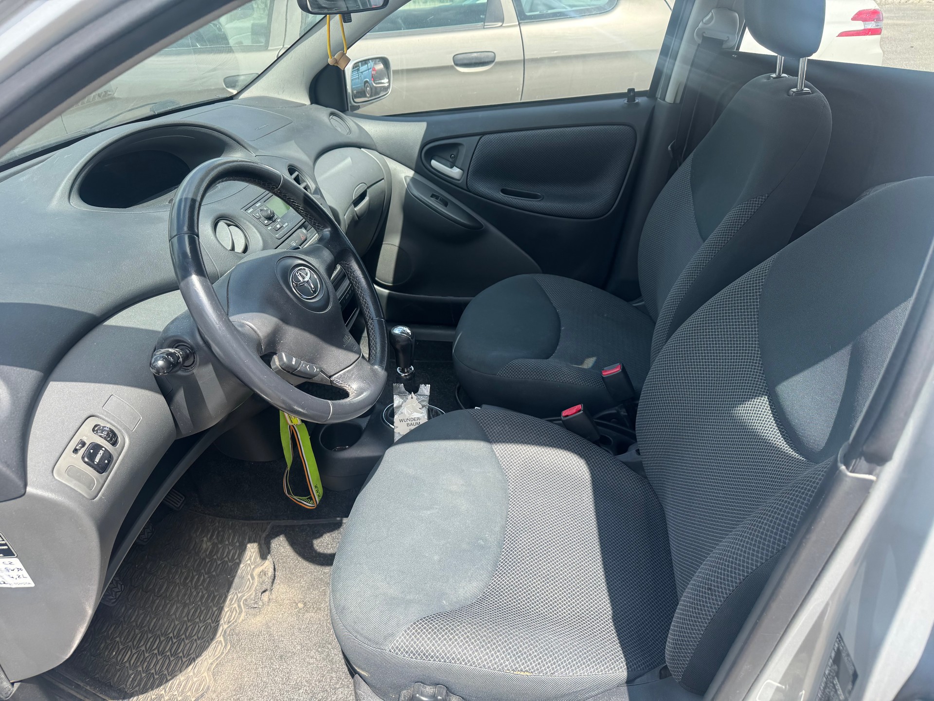 TOYOTA Yaris 1.4 D-4D Linea Luna-image-6