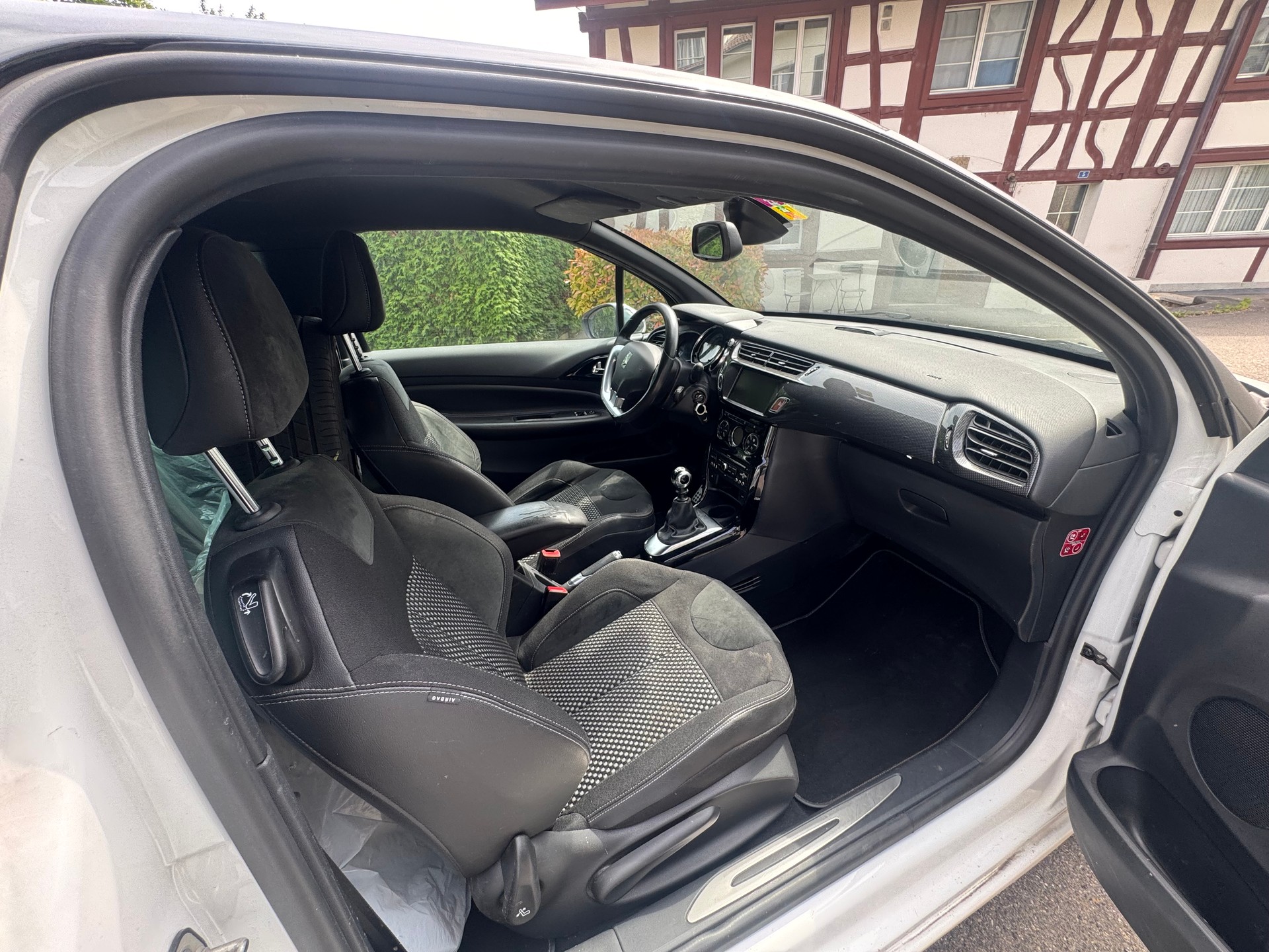 DS AUTOMOBILES DS3 1.6 THP Sport Chic-image-8