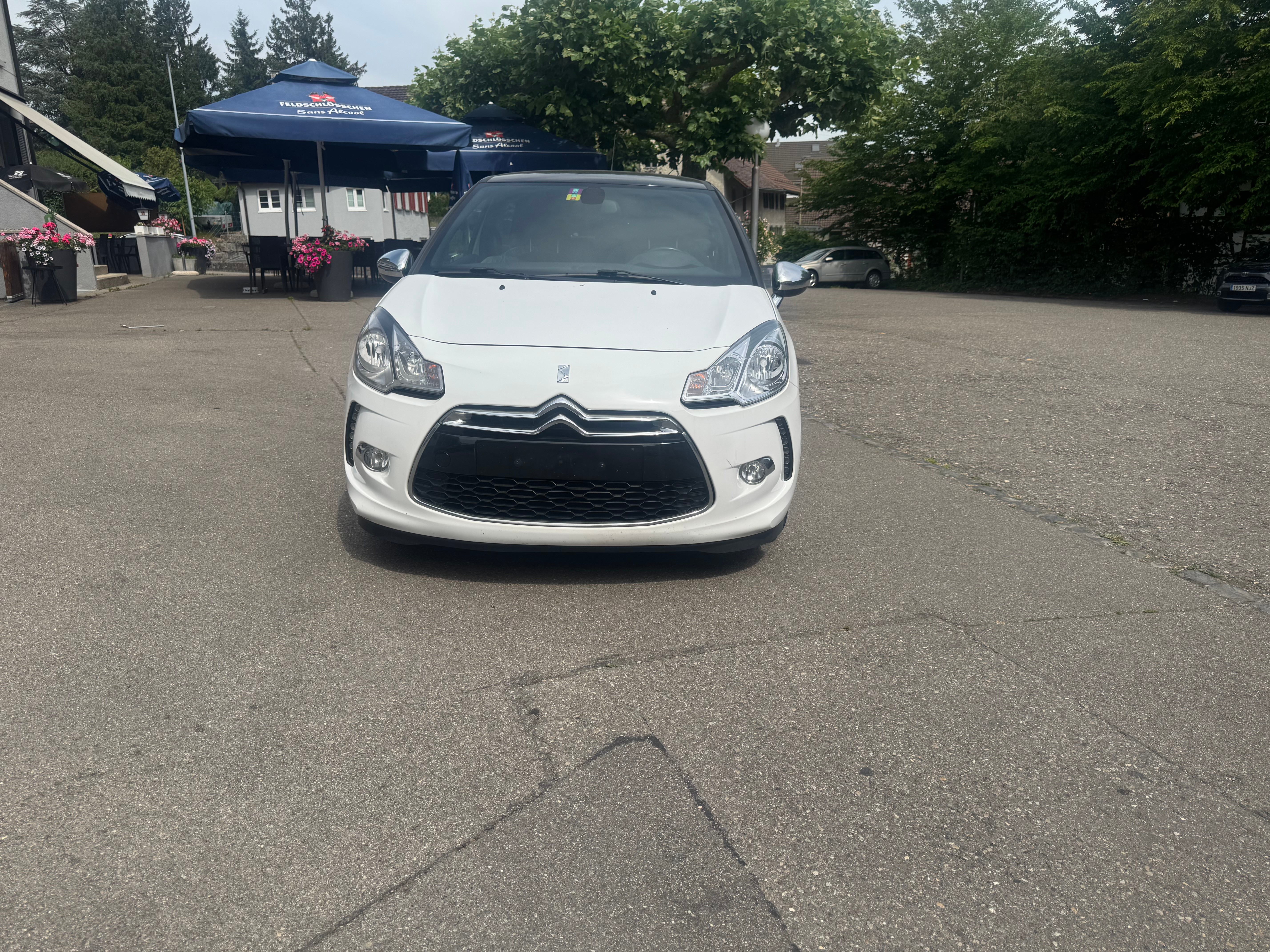 Car photo