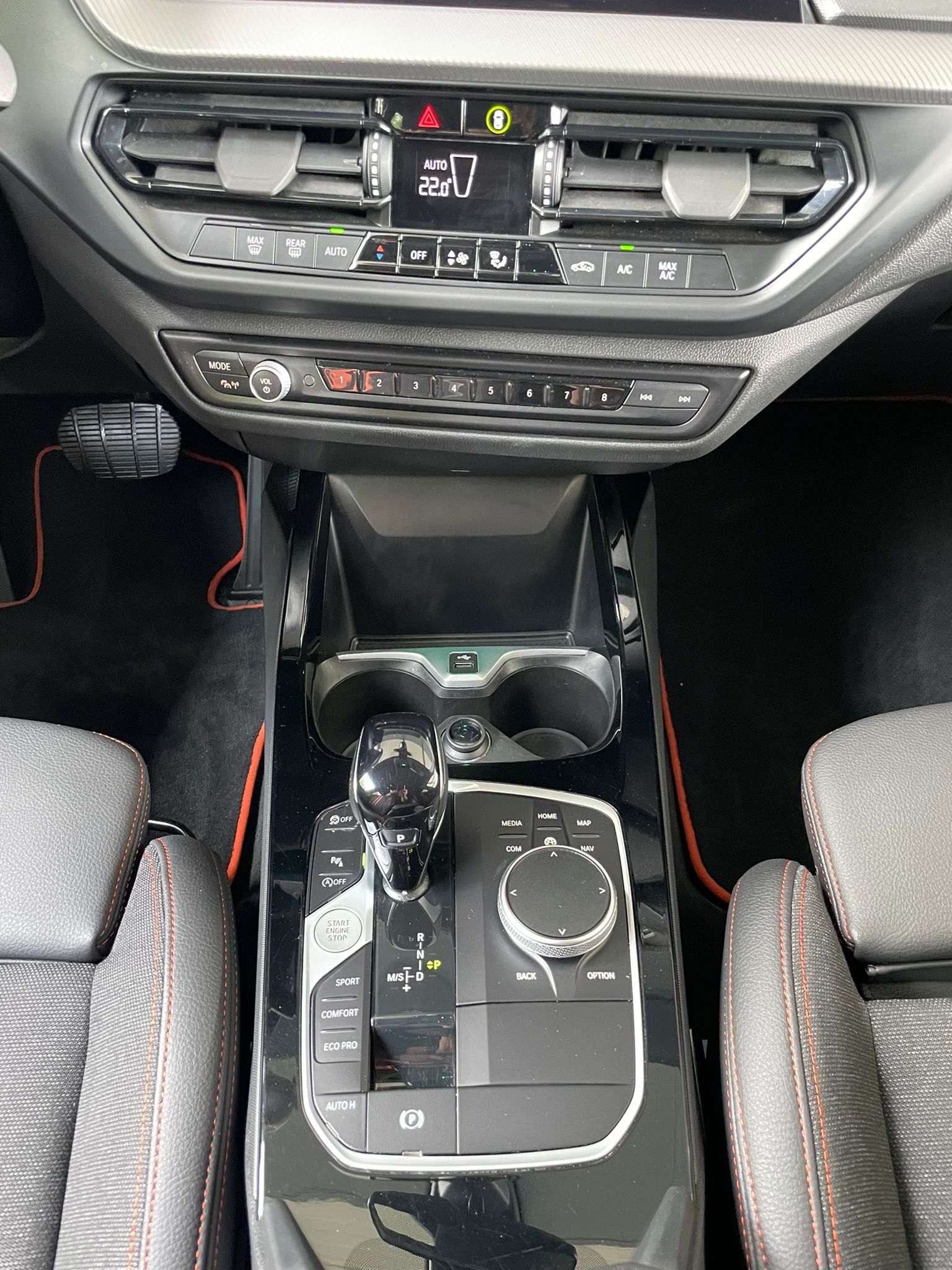 BMW 118i-image-9