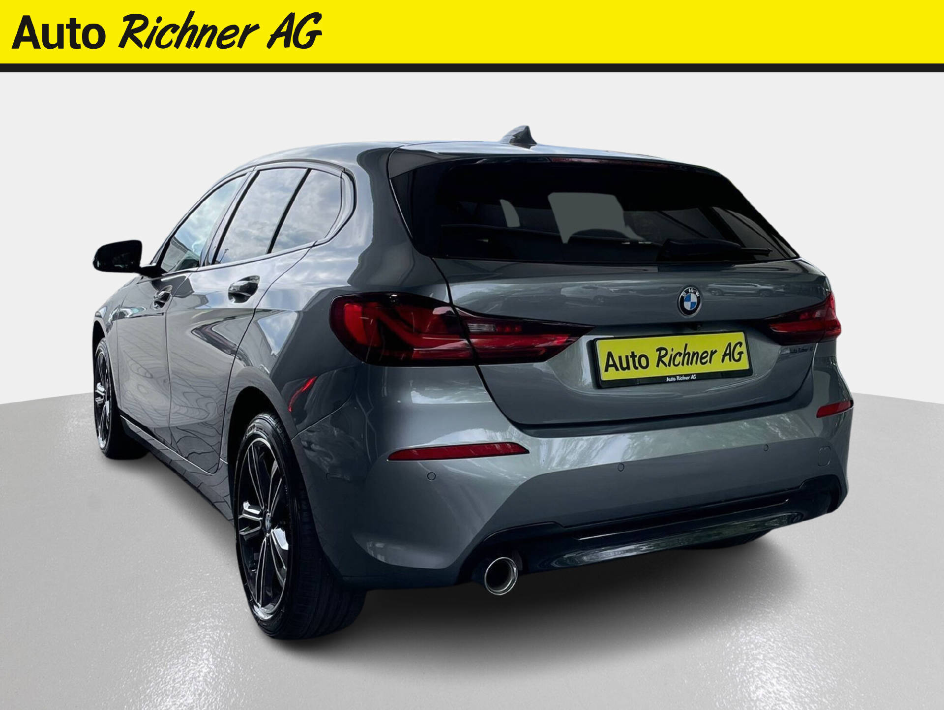 BMW 118i-image-4