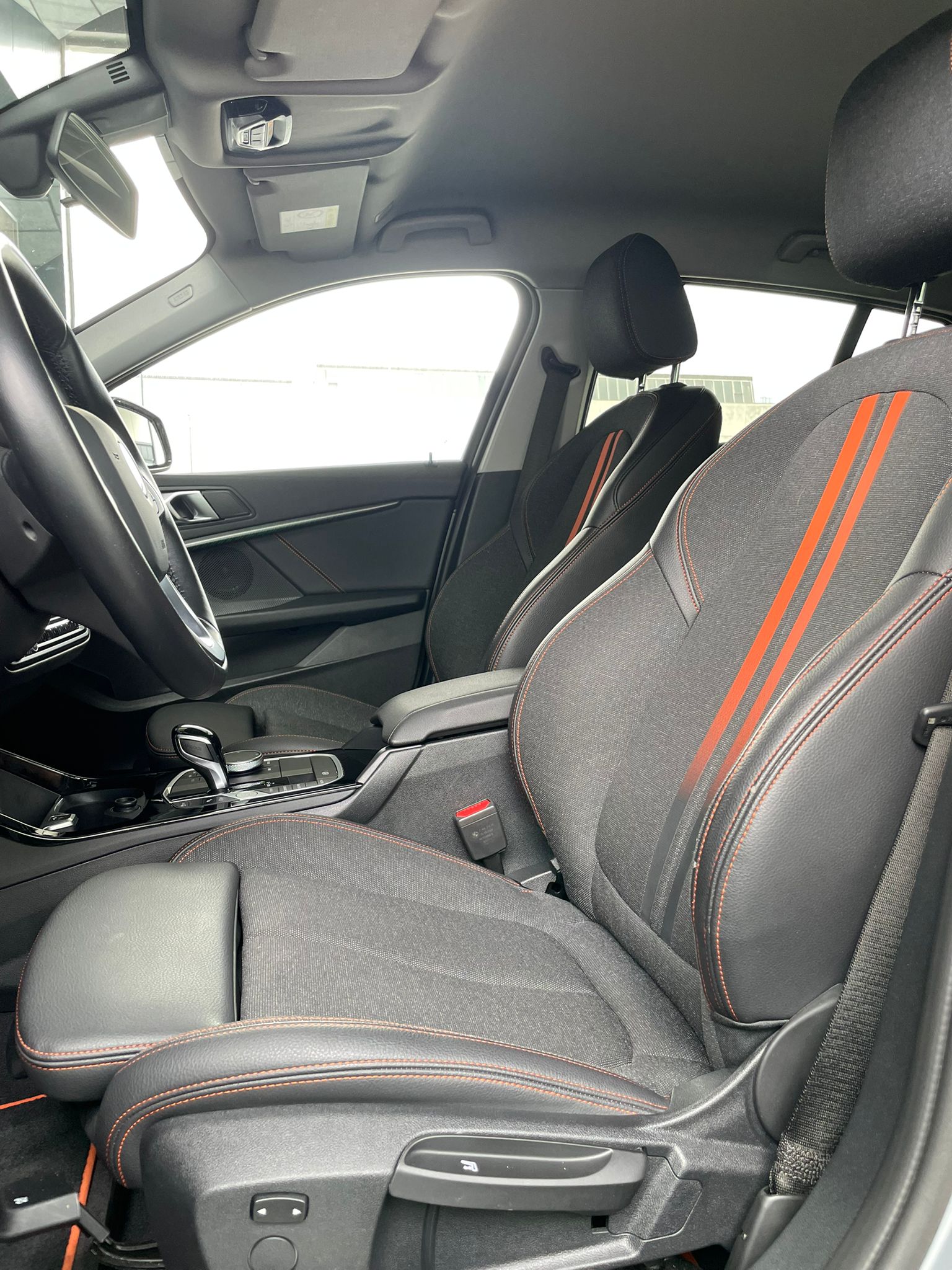 BMW 118i-image-5