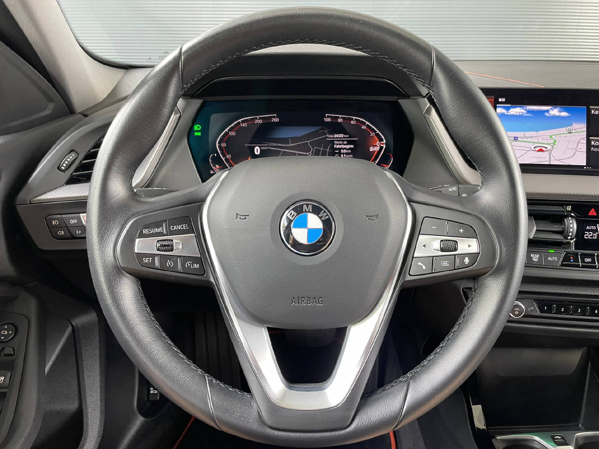 BMW 118i-image-7