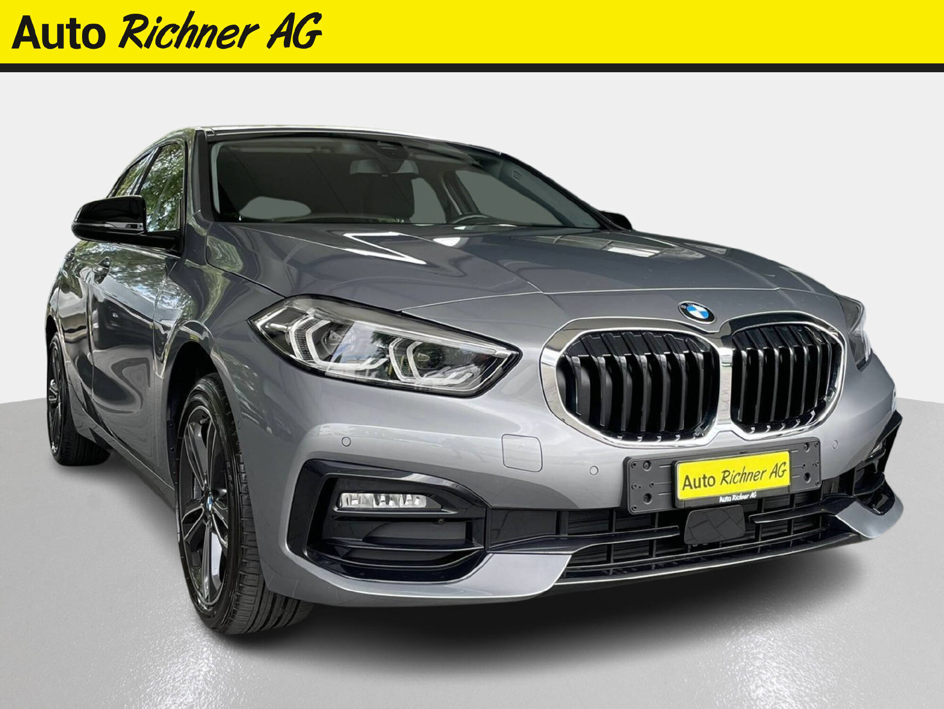 BMW 118i-image-0