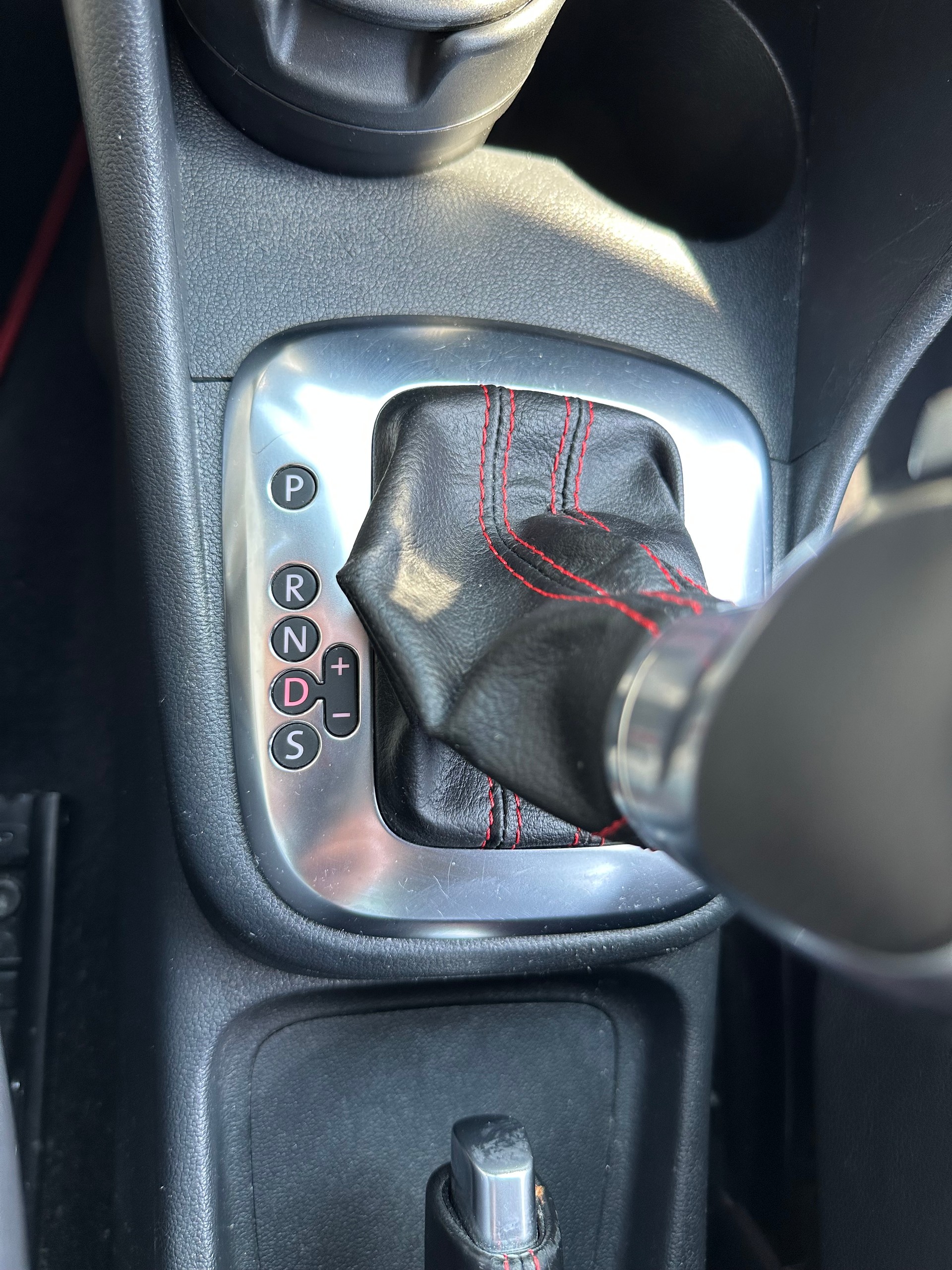 VW Polo 1.4 TSI GTI Carbon Edition DSG-image-18