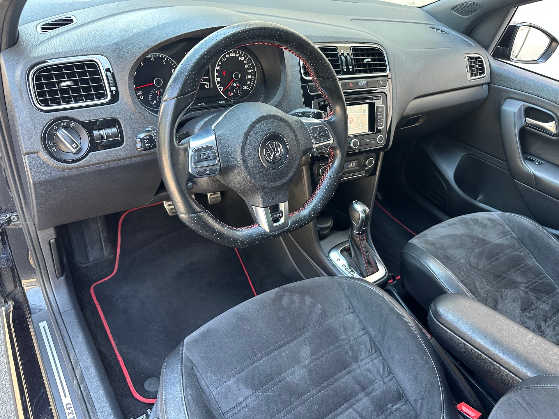 VW Polo 1.4 TSI GTI Carbon Edition DSG-image-9