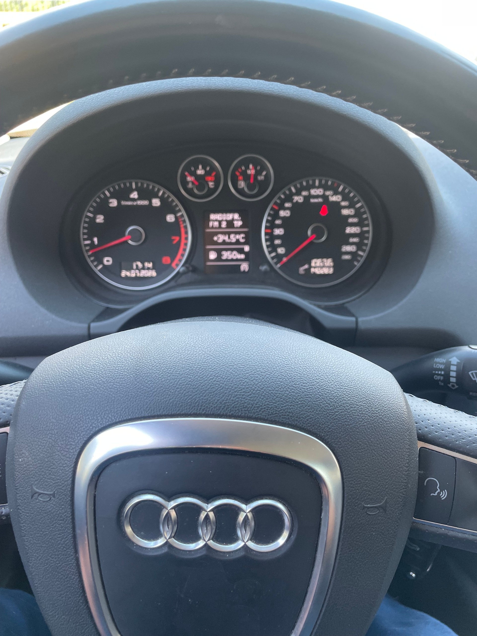 AUDI A3 Sportback 1.4 TFSI Ambiente S-tronic-image-10