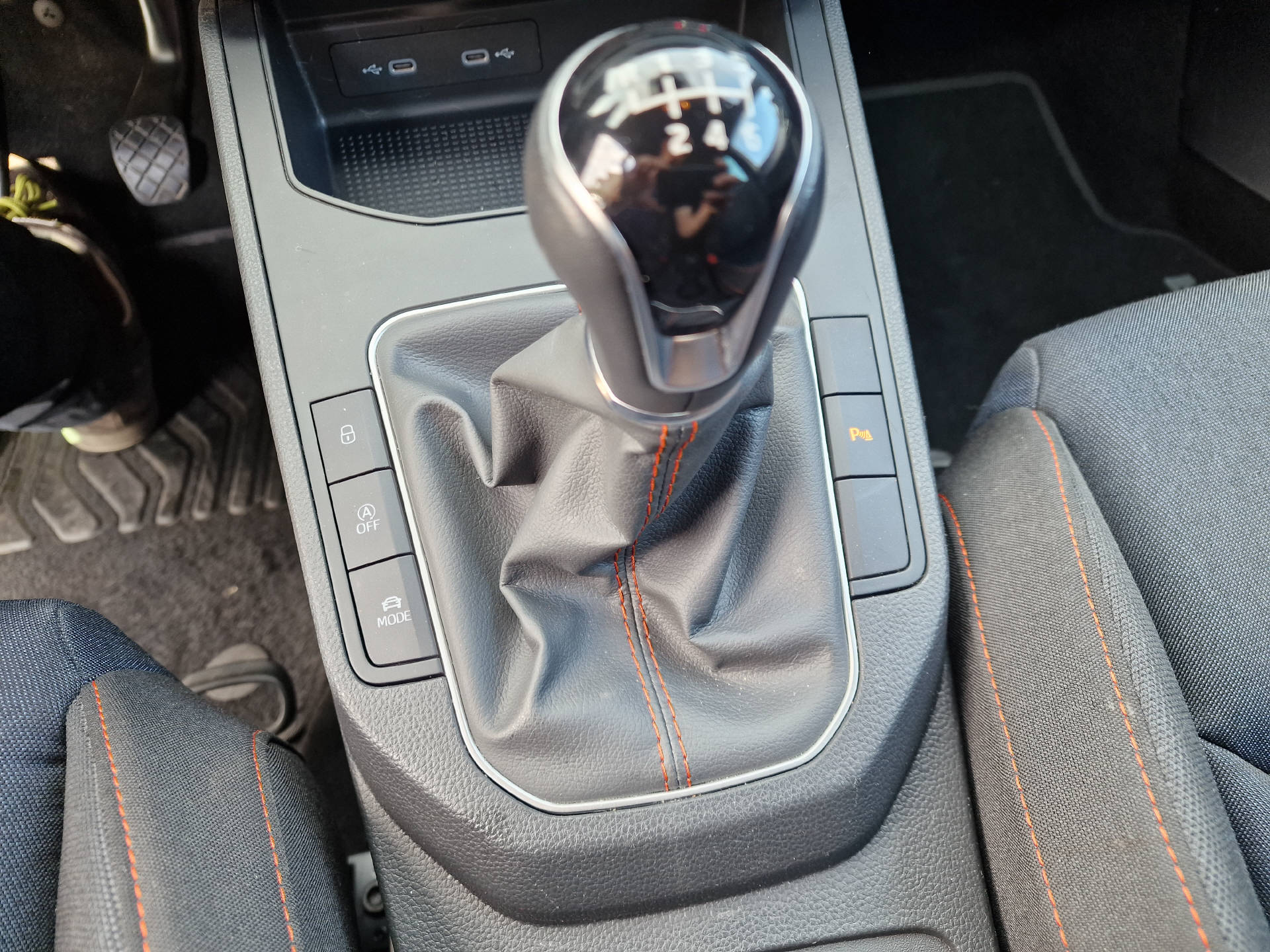 SEAT Ibiza 1.0 TSI 110 FR-image-12