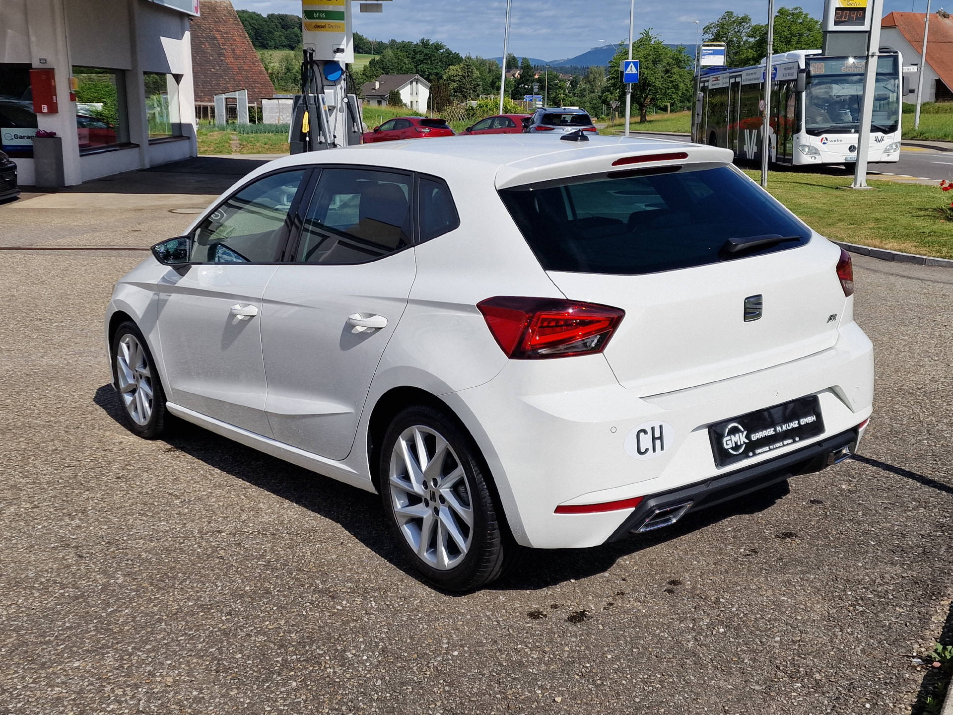 SEAT Ibiza 1.0 TSI 110 FR-image-2