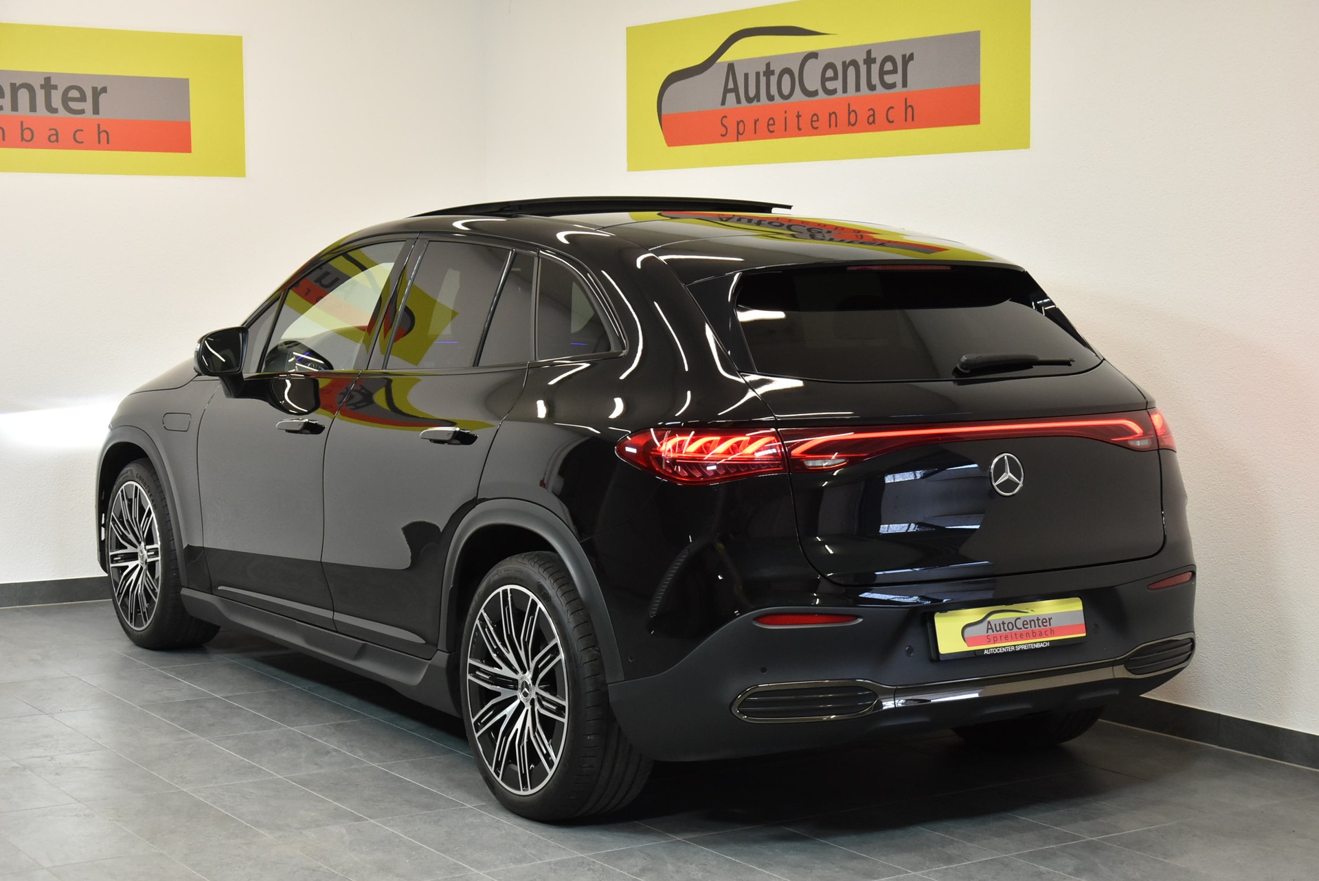 MERCEDES-BENZ EQE SUV 350 4 Matic Executive Edition AMG Line-image-12