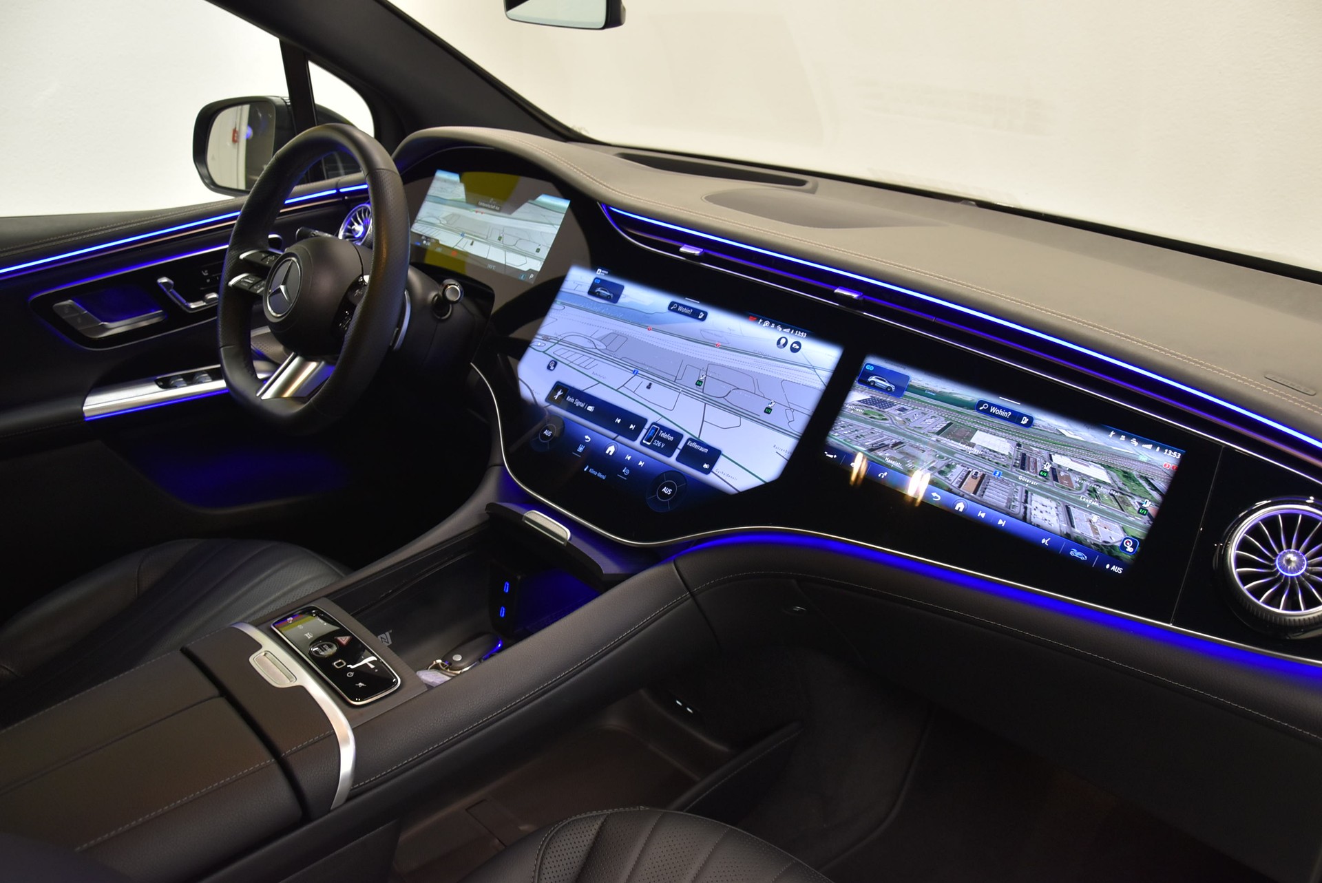 MERCEDES-BENZ EQE SUV 350 4 Matic Executive Edition AMG Line-image-3
