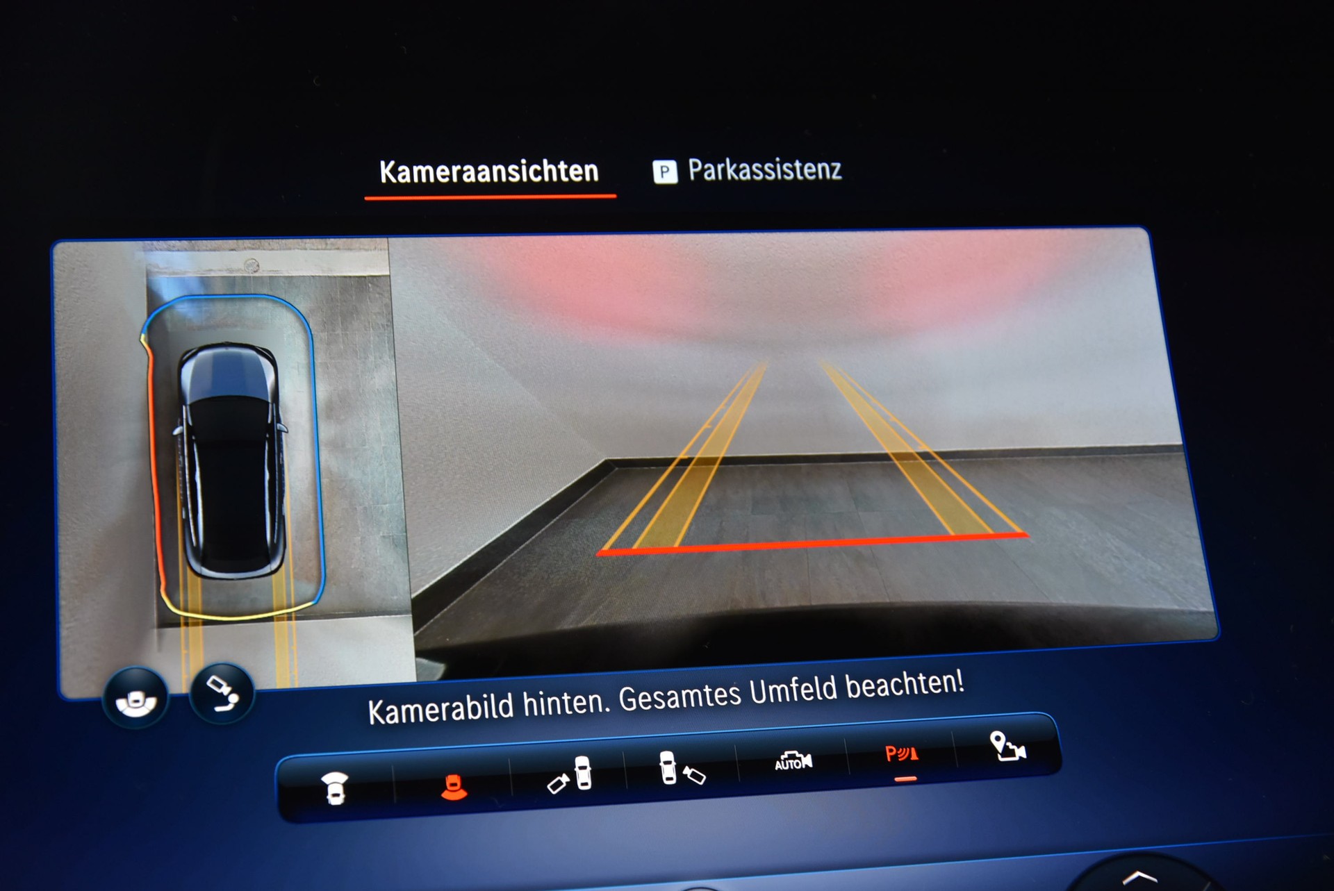 MERCEDES-BENZ EQE SUV 350 4 Matic Executive Edition AMG Line-image-8