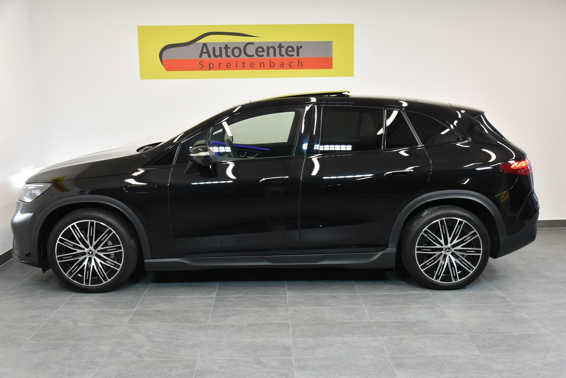 MERCEDES-BENZ EQE SUV 350 4 Matic Executive Edition AMG Line-image-11