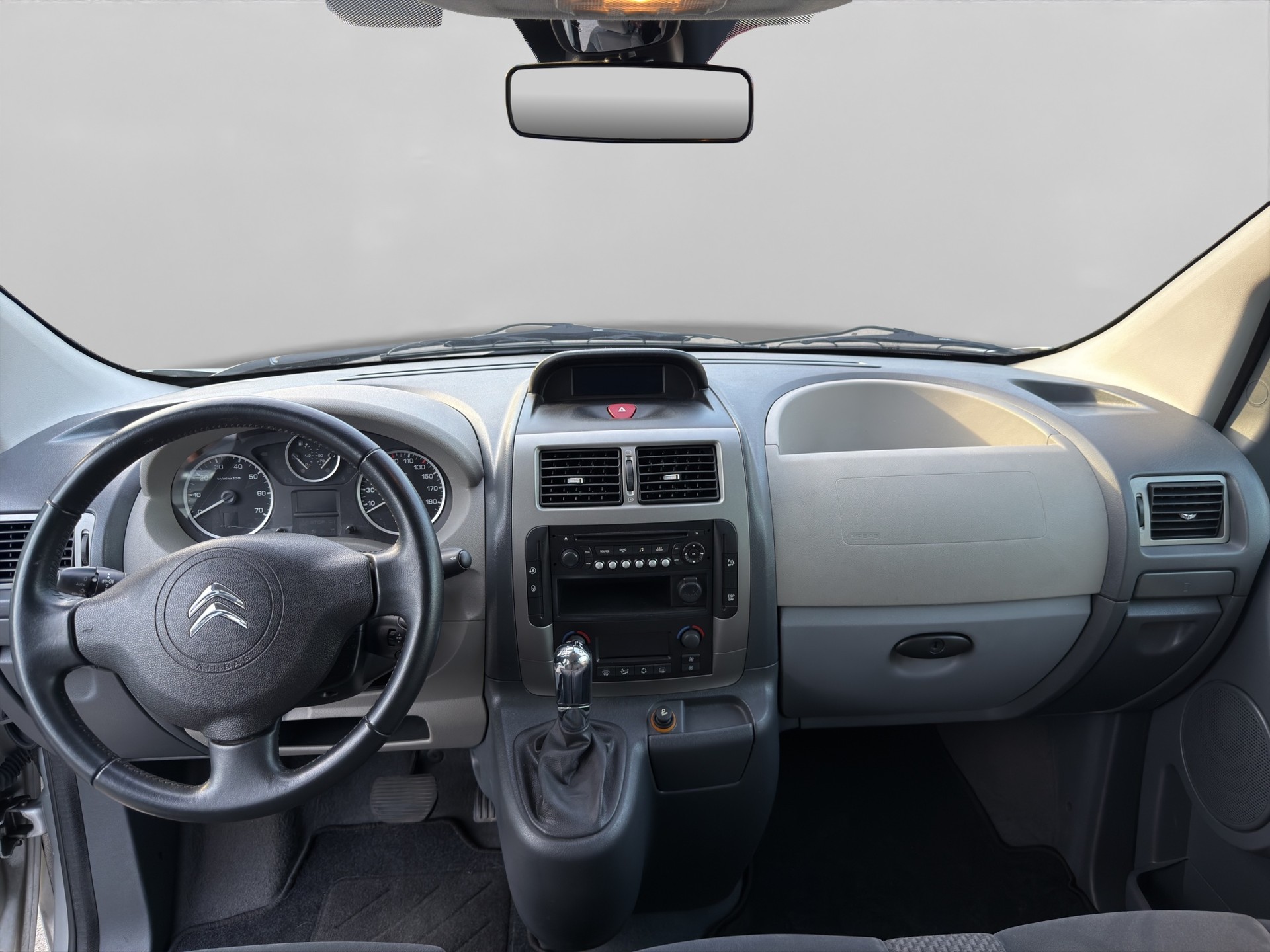 CITROEN Jumpy 2.0 HDi L2H1 Exclusive A-image-10