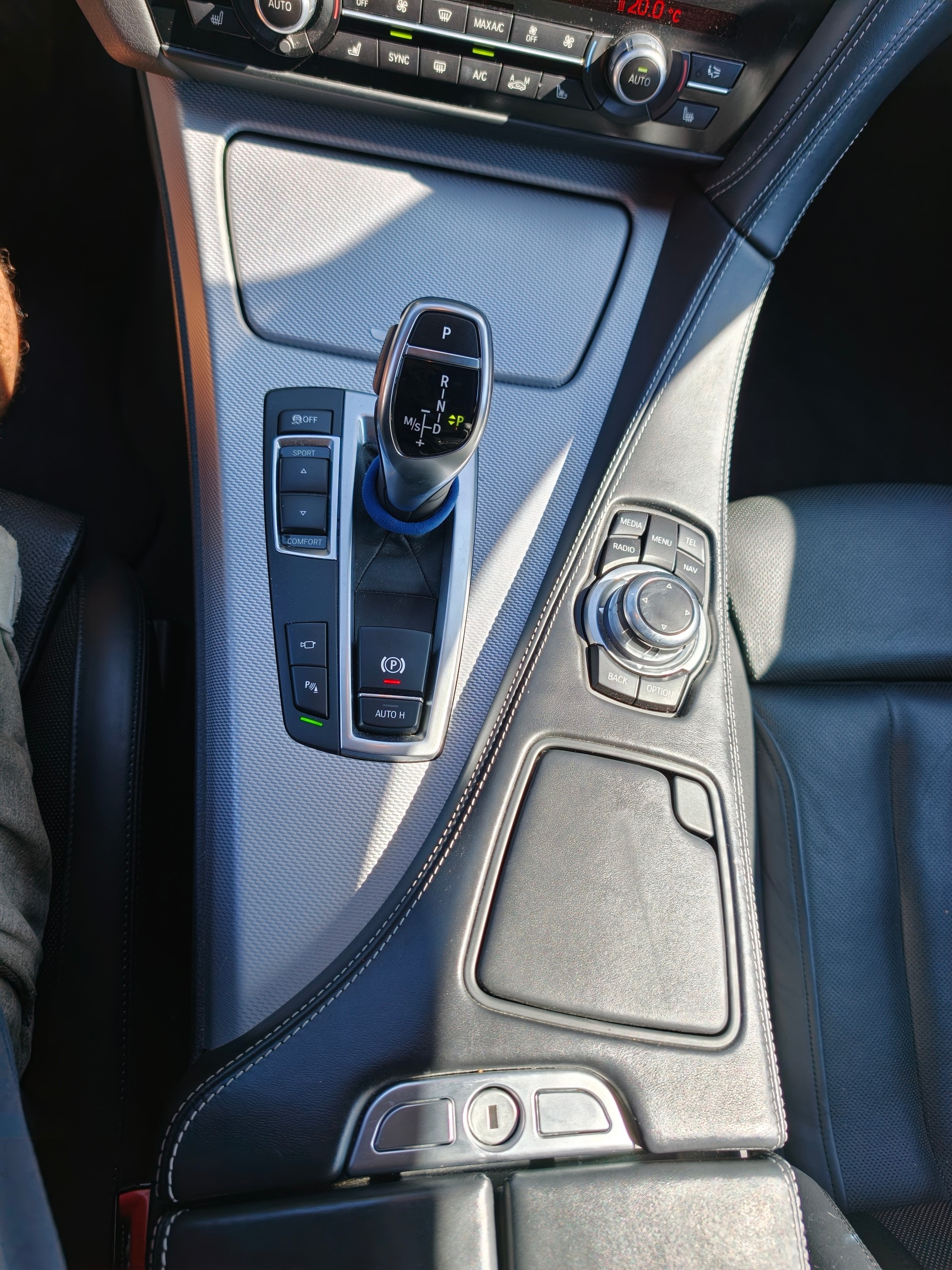 BMW 650i Coupé-image-9