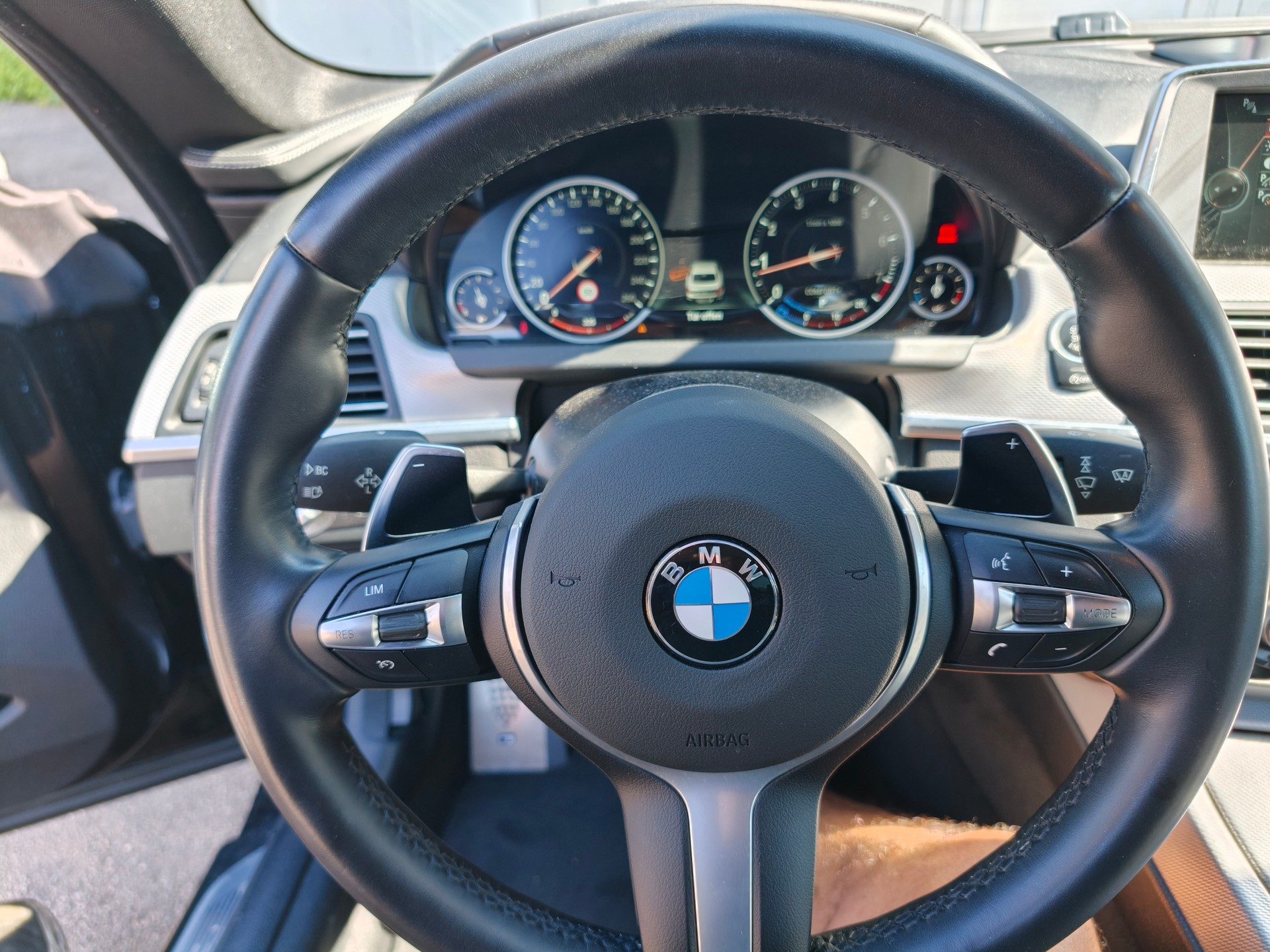 BMW 650i Coupé-image-7