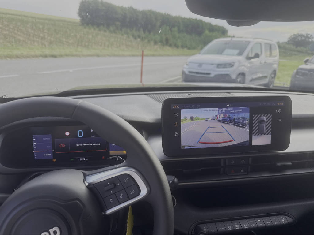 JEEP Avenger 1.2 MHEV Summit-image-2