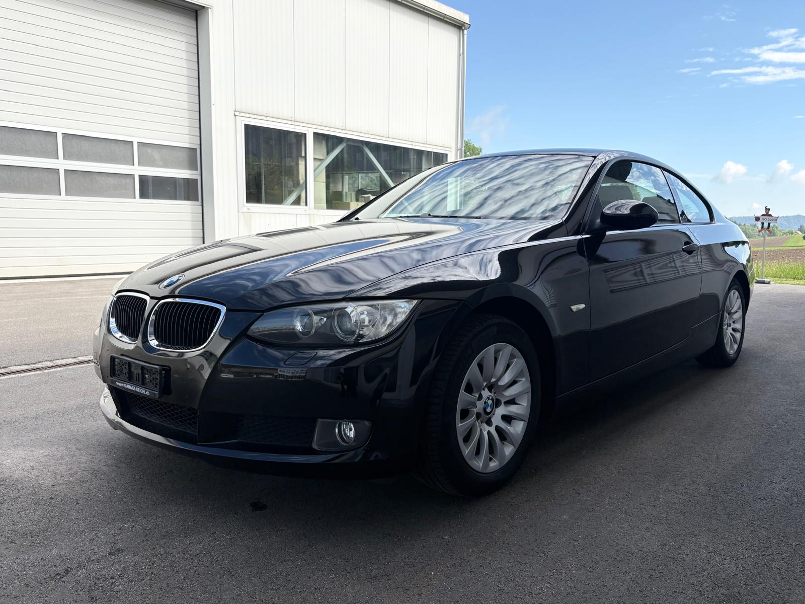 BMW 320i Coupé 6-G Sport Leder-image-2