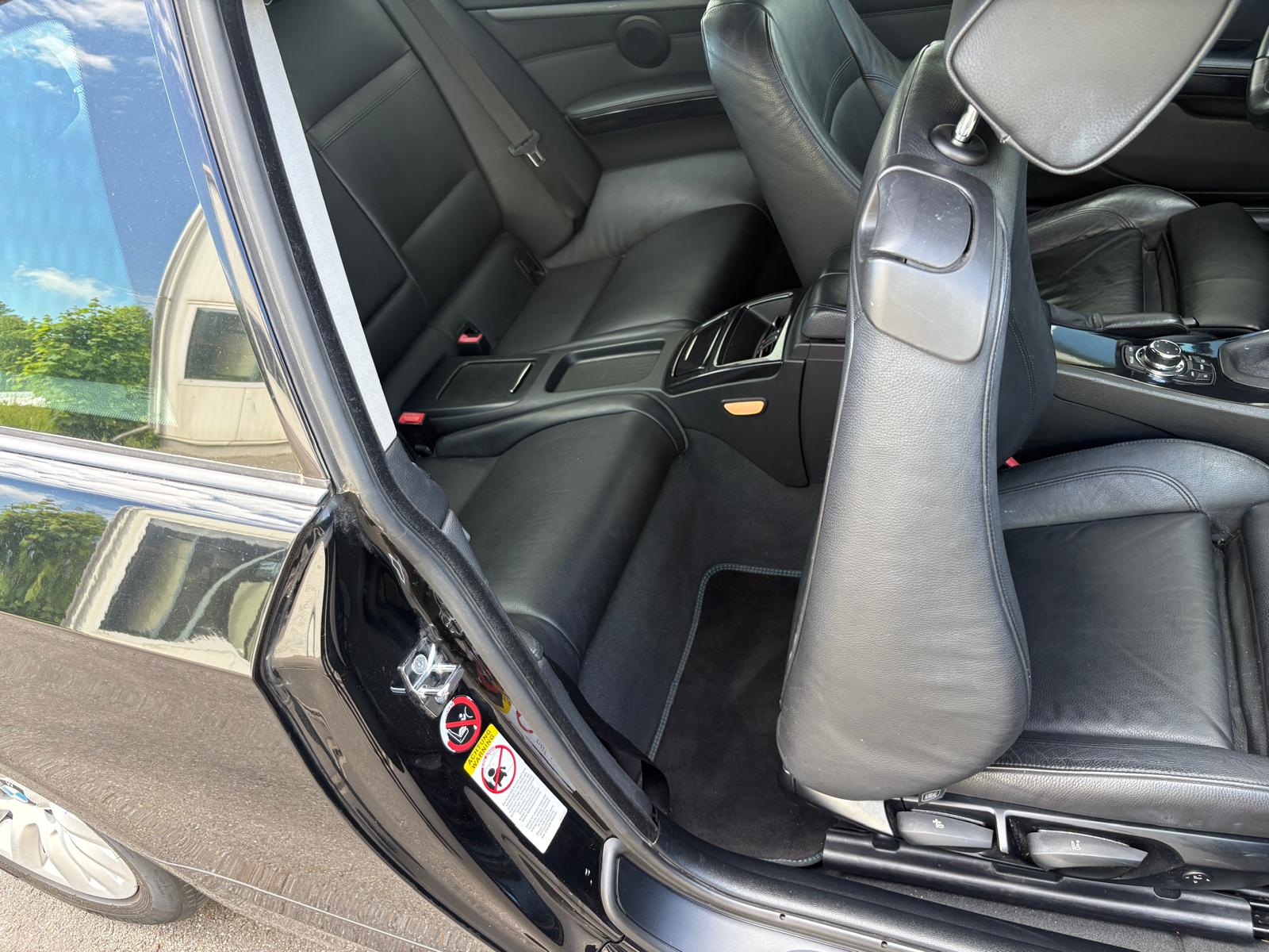 BMW 320i Coupé 6-G Sport Leder-image-12