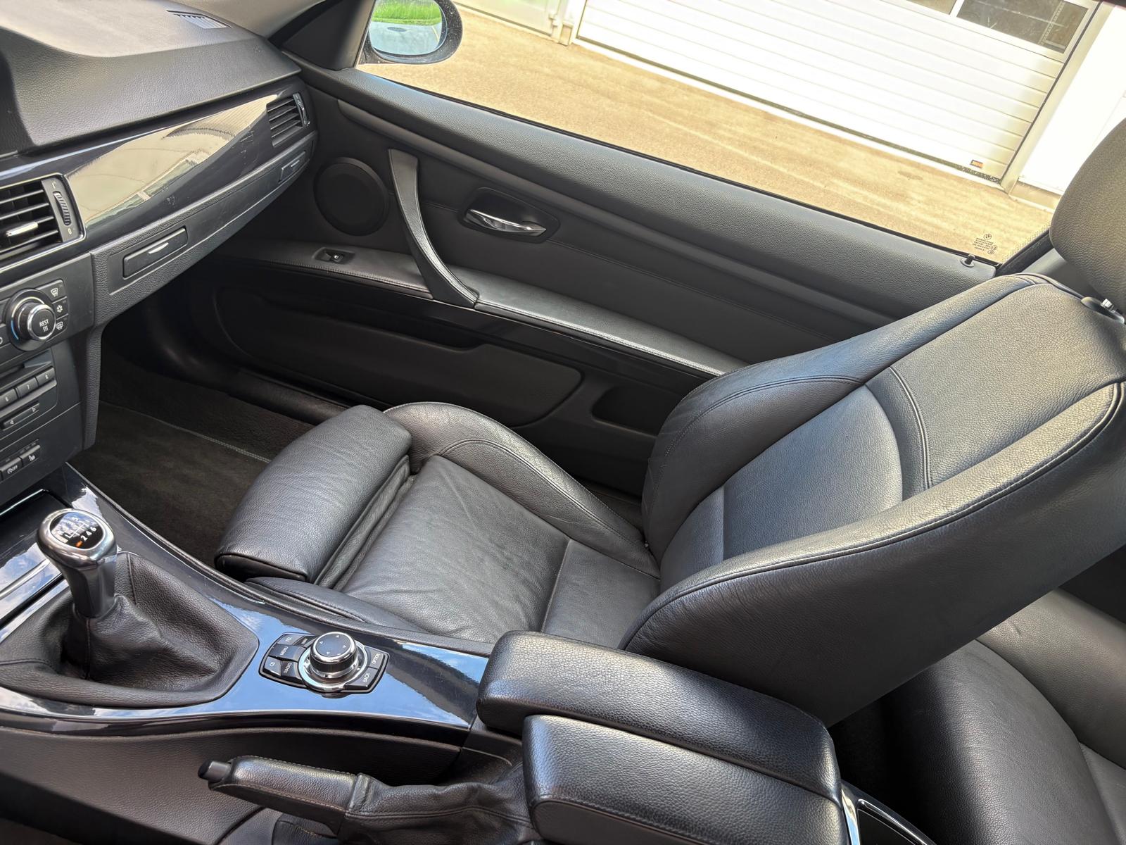 BMW 320i Coupé 6-G Sport Leder-image-8