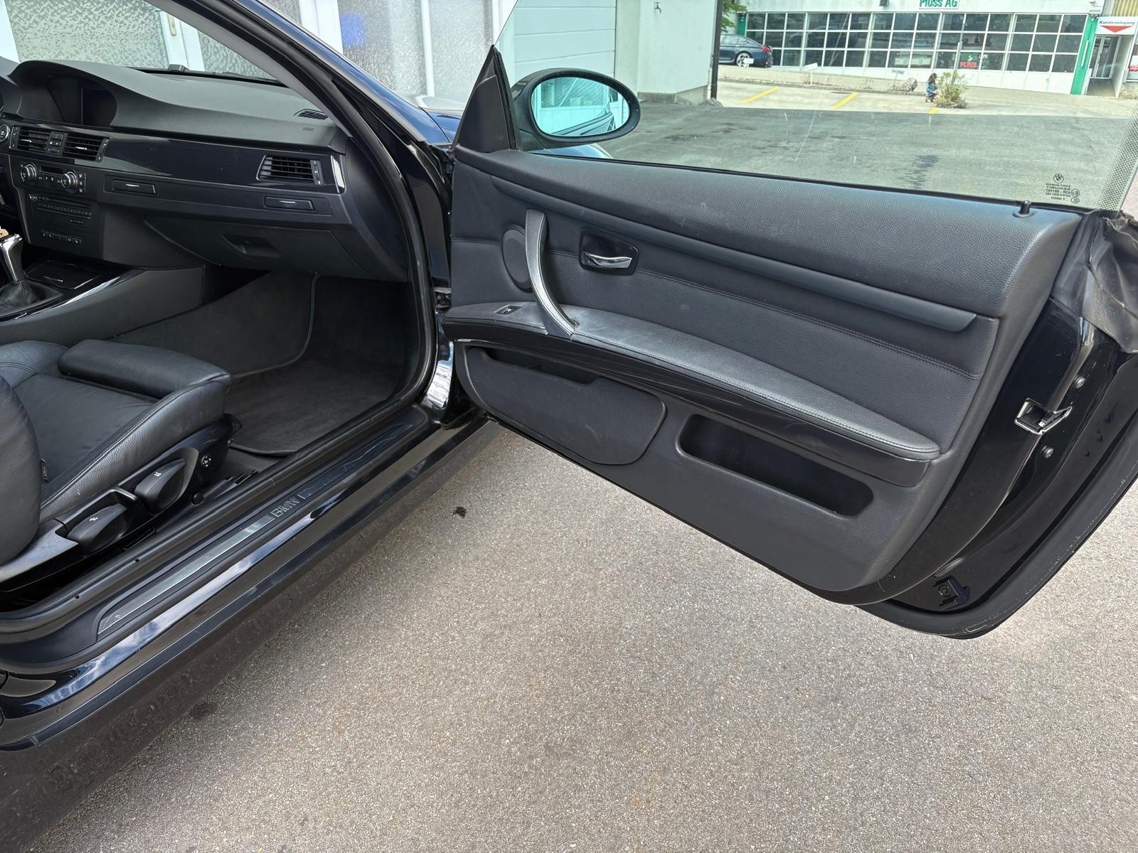 BMW 320i Coupé 6-G Sport Leder-image-11
