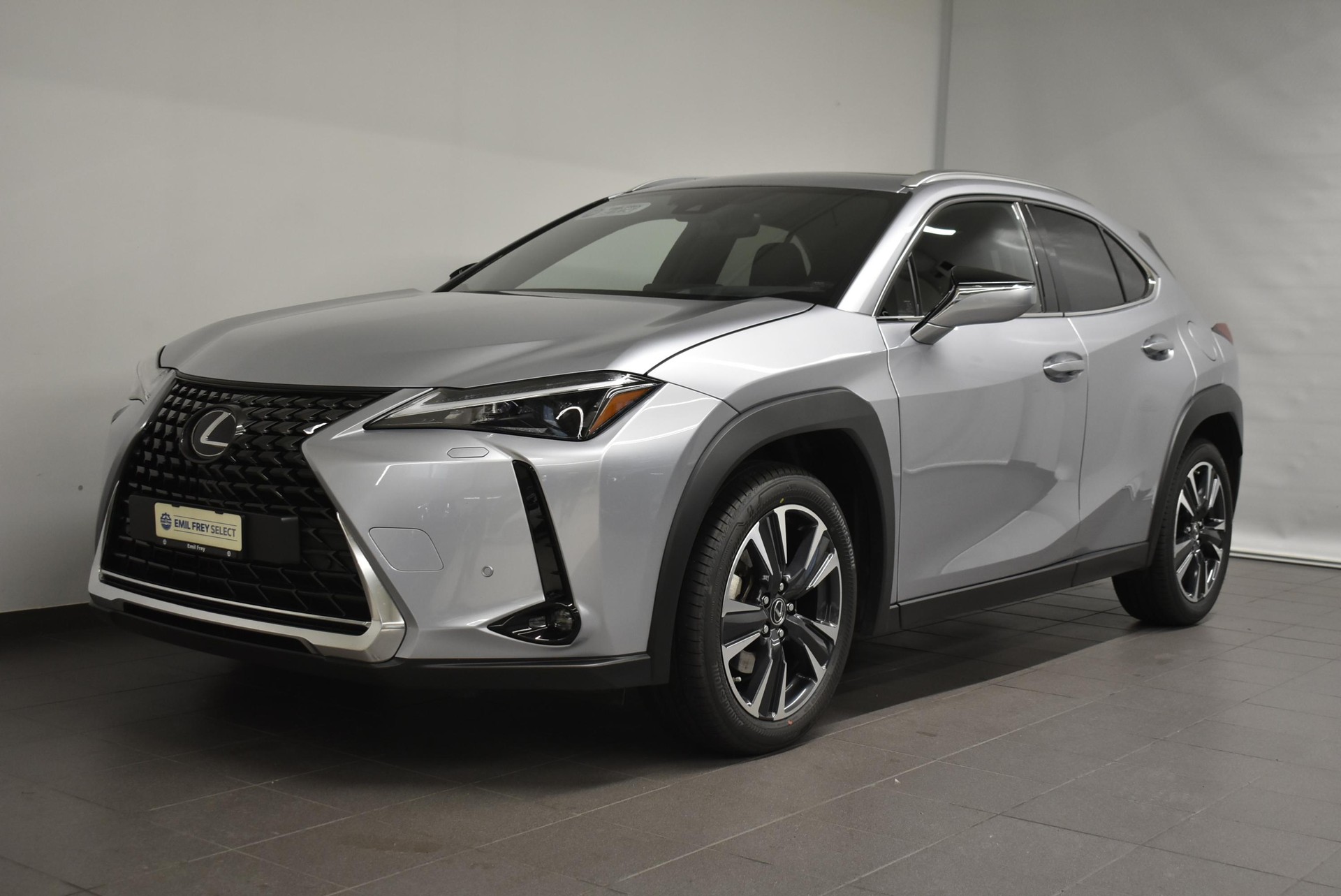 LEXUS UX 250h Comfort - Ruote invernali & Servizi inclusi - Tasso leasing 1.99%!-showroom-element-1