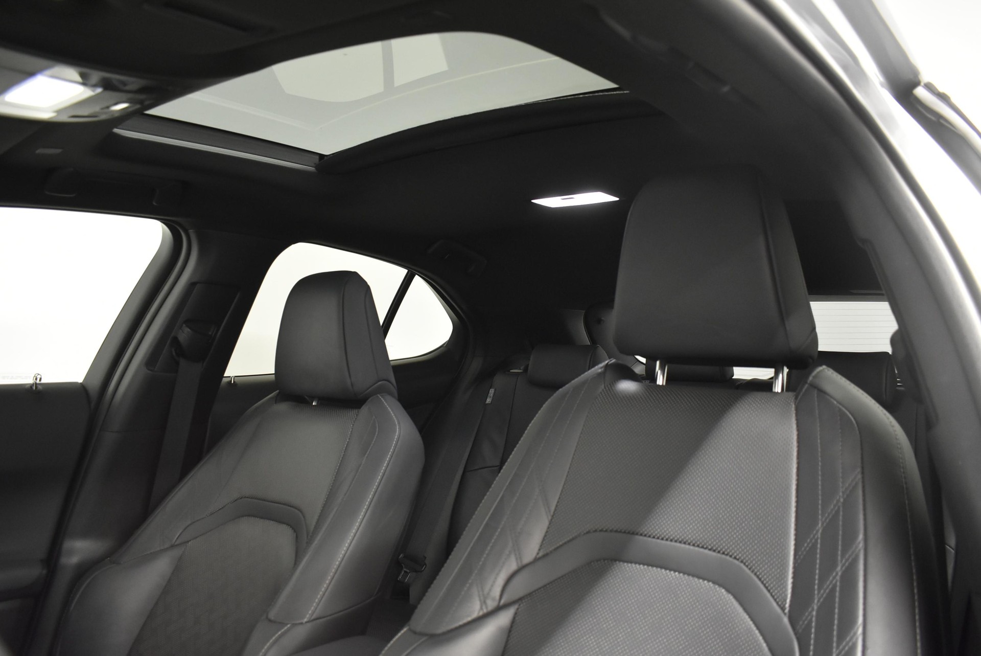 LEXUS UX 250h Comfort - Ruote invernali & Servizi inclusi - Tasso leasing 1.99%!-image-7