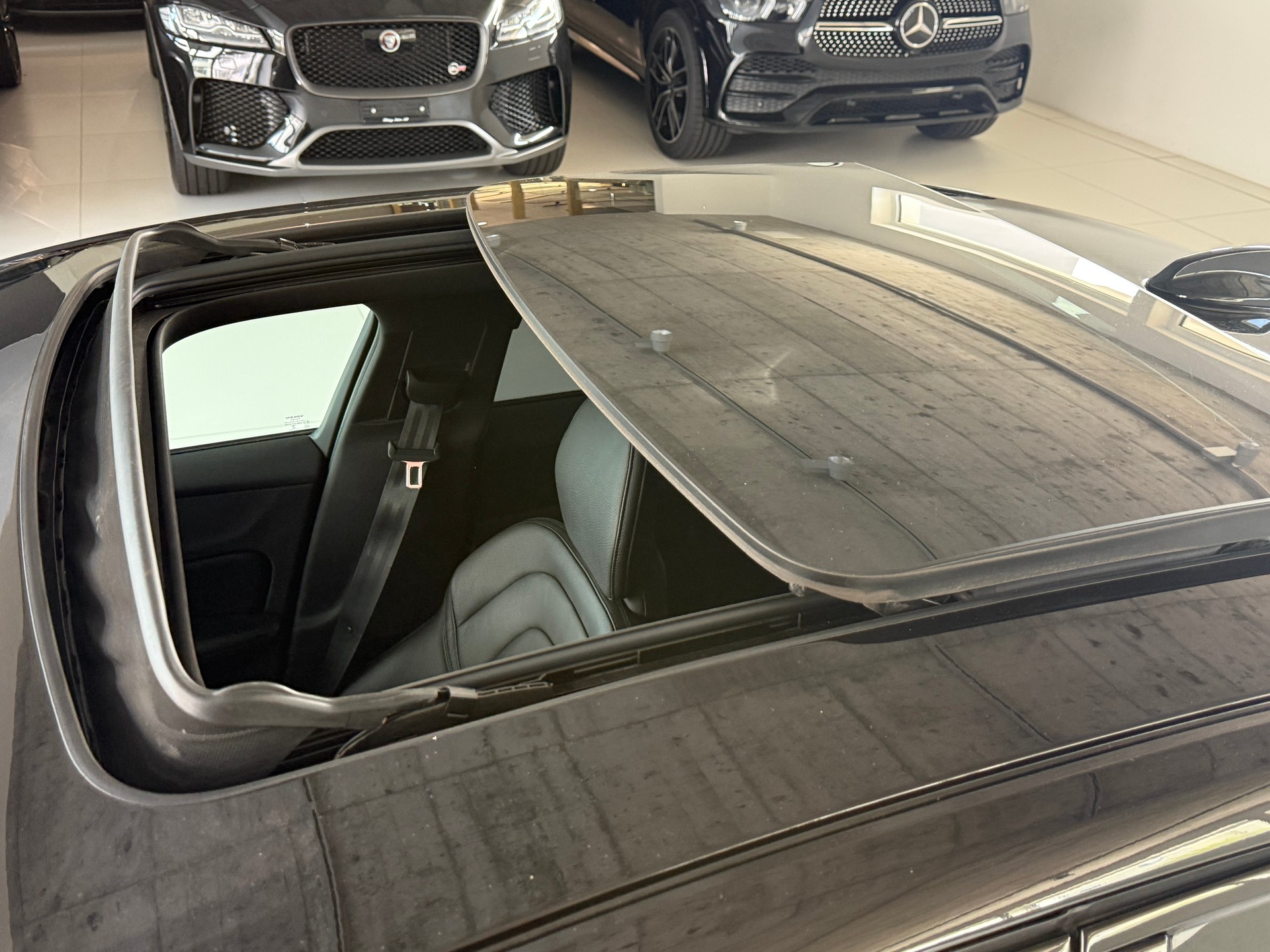 VOLVO S60 T6 AWD R-Design Geartronic ***CH-Fahrzeug***4x4***310PS***Panoramadach-image-5