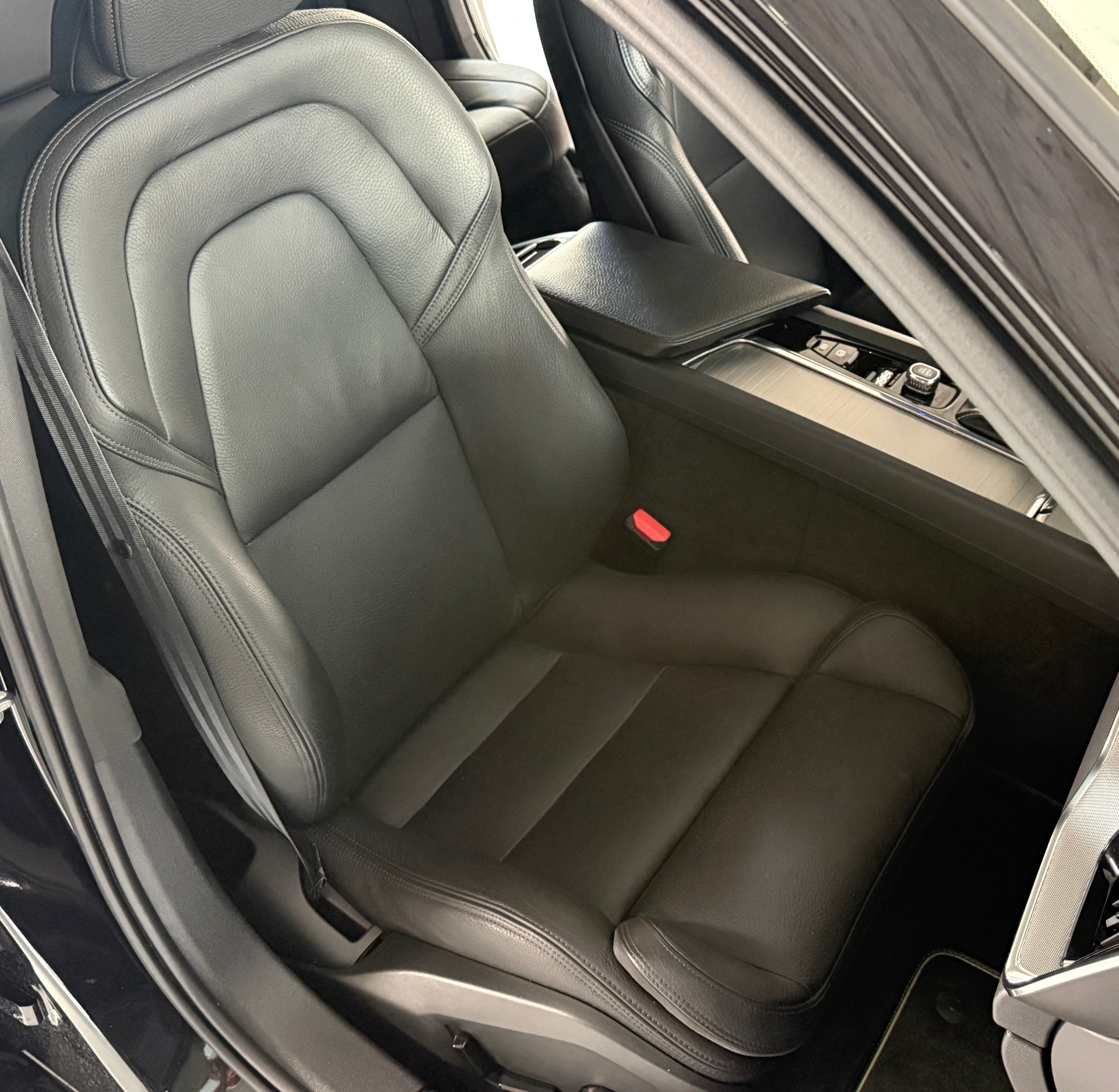 VOLVO S60 T6 AWD R-Design Geartronic ***CH-Fahrzeug***4x4***310PS***Panoramadach-image-27