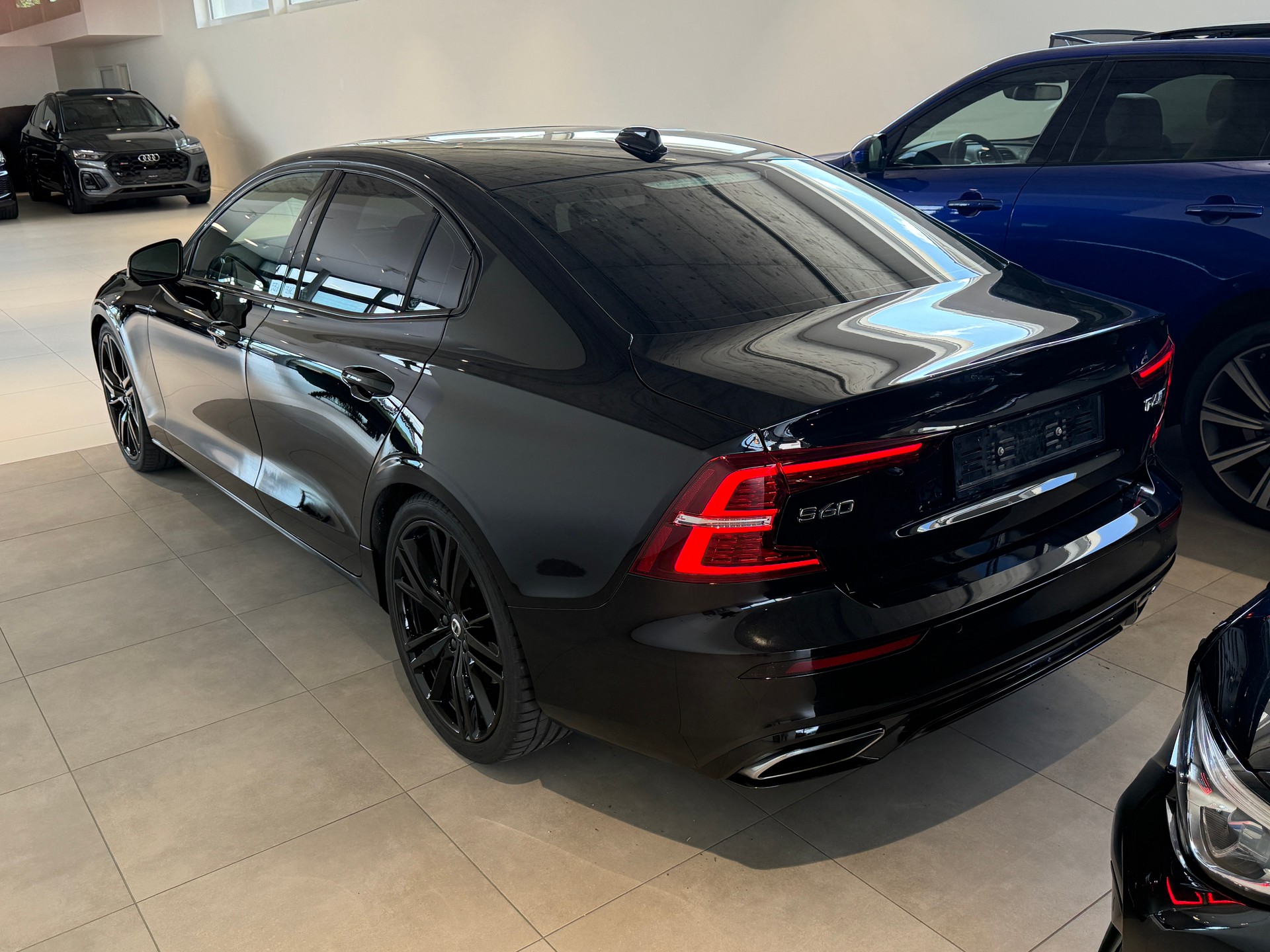 VOLVO S60 T6 AWD R-Design Geartronic ***CH-Fahrzeug***4x4***310PS***Panoramadach-image-7