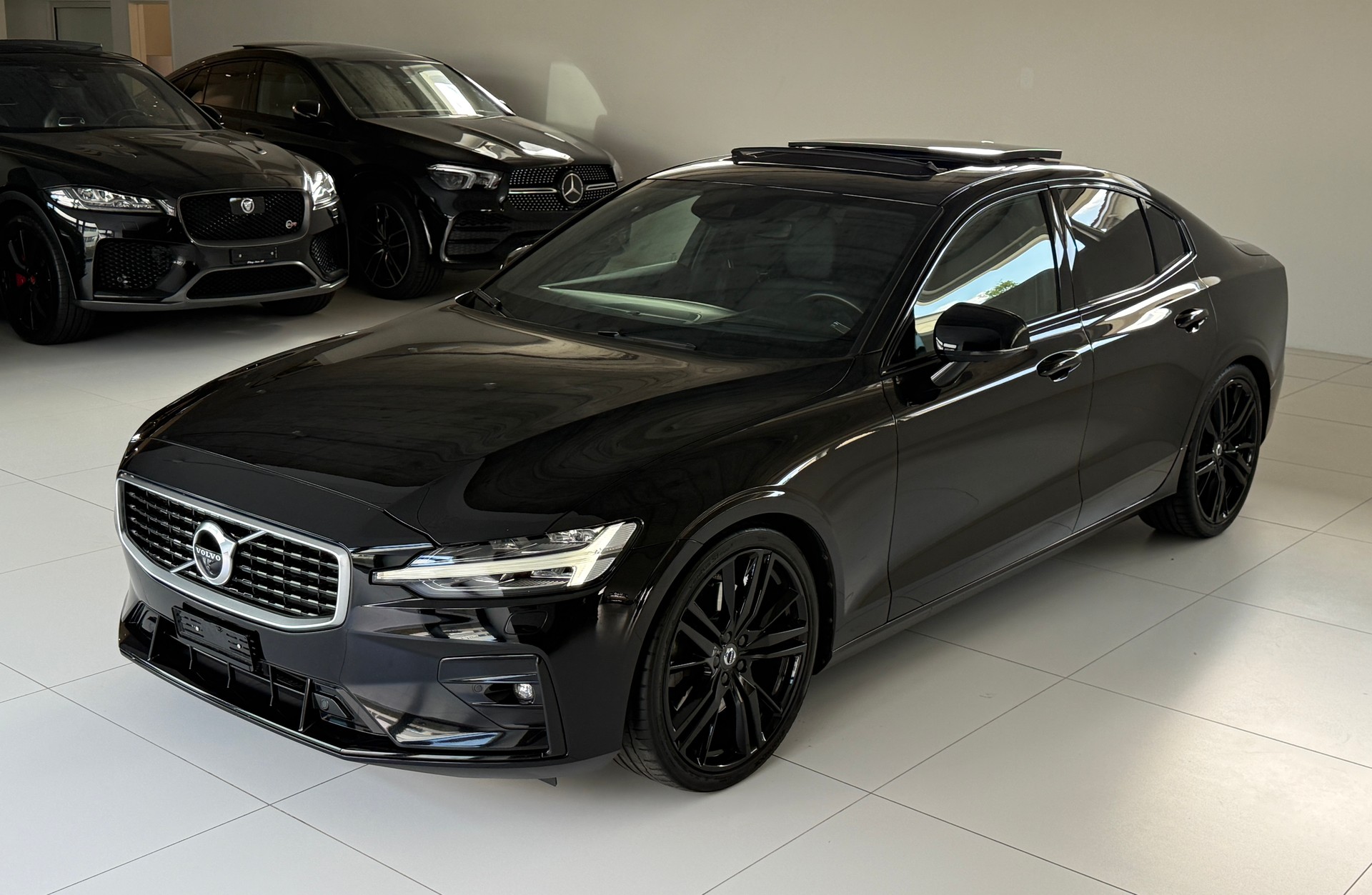 VOLVO S60 T6 AWD R-Design Geartronic ***CH-Fahrzeug***4x4***310PS***Panoramadach-image-2