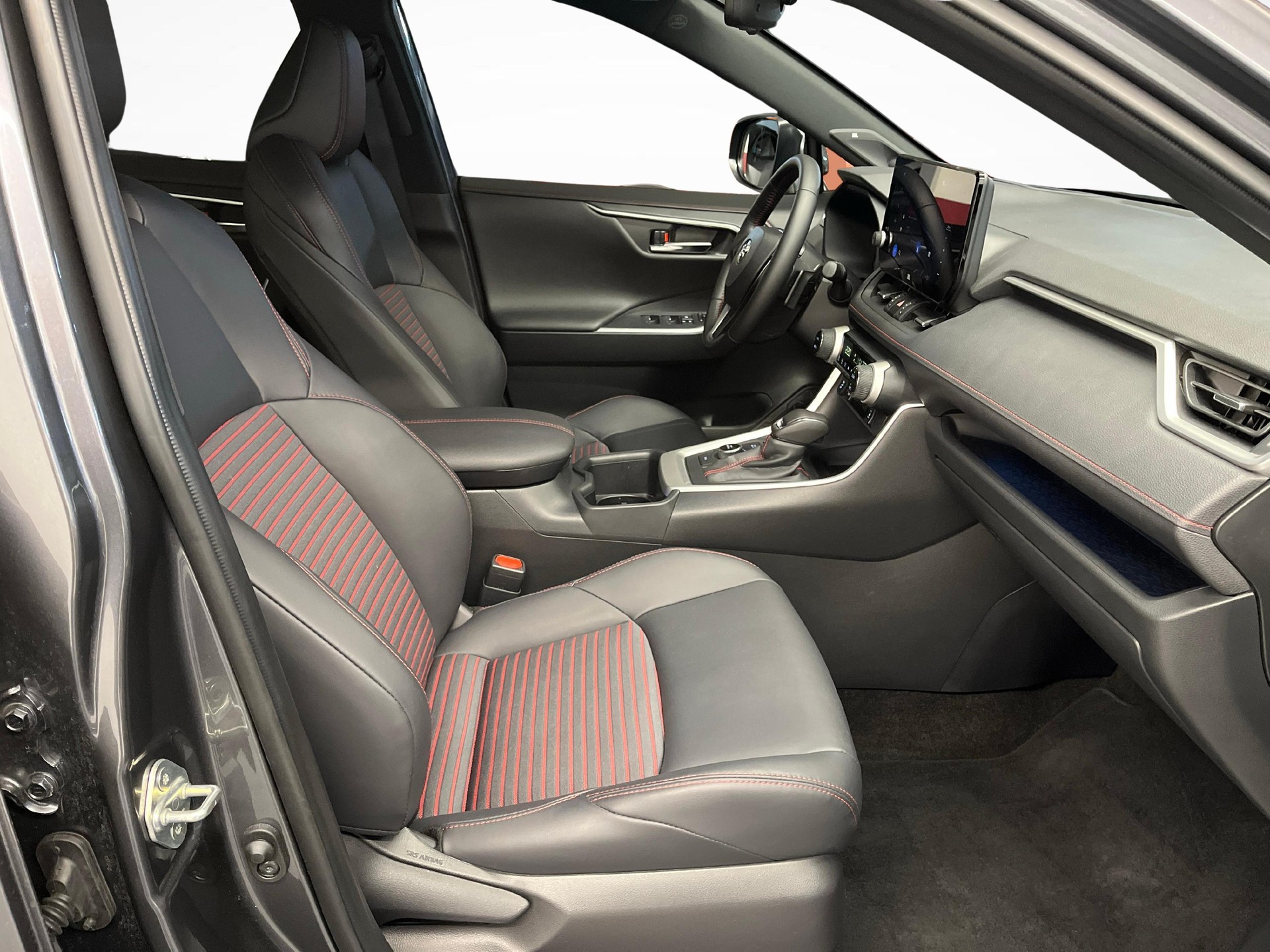 TOYOTA RAV4 2.5 Plug-In-Hybrid Premium-image-11