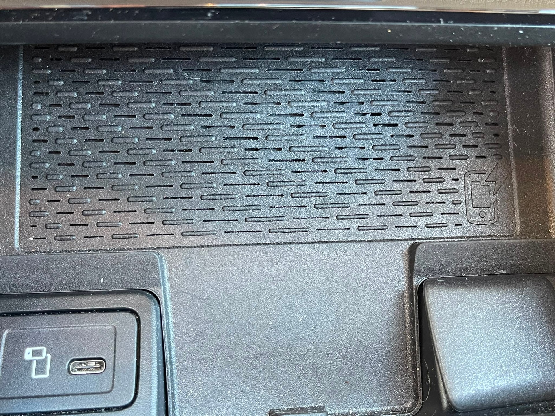 MERCEDES-BENZ EQA 300 4Matic-image-9