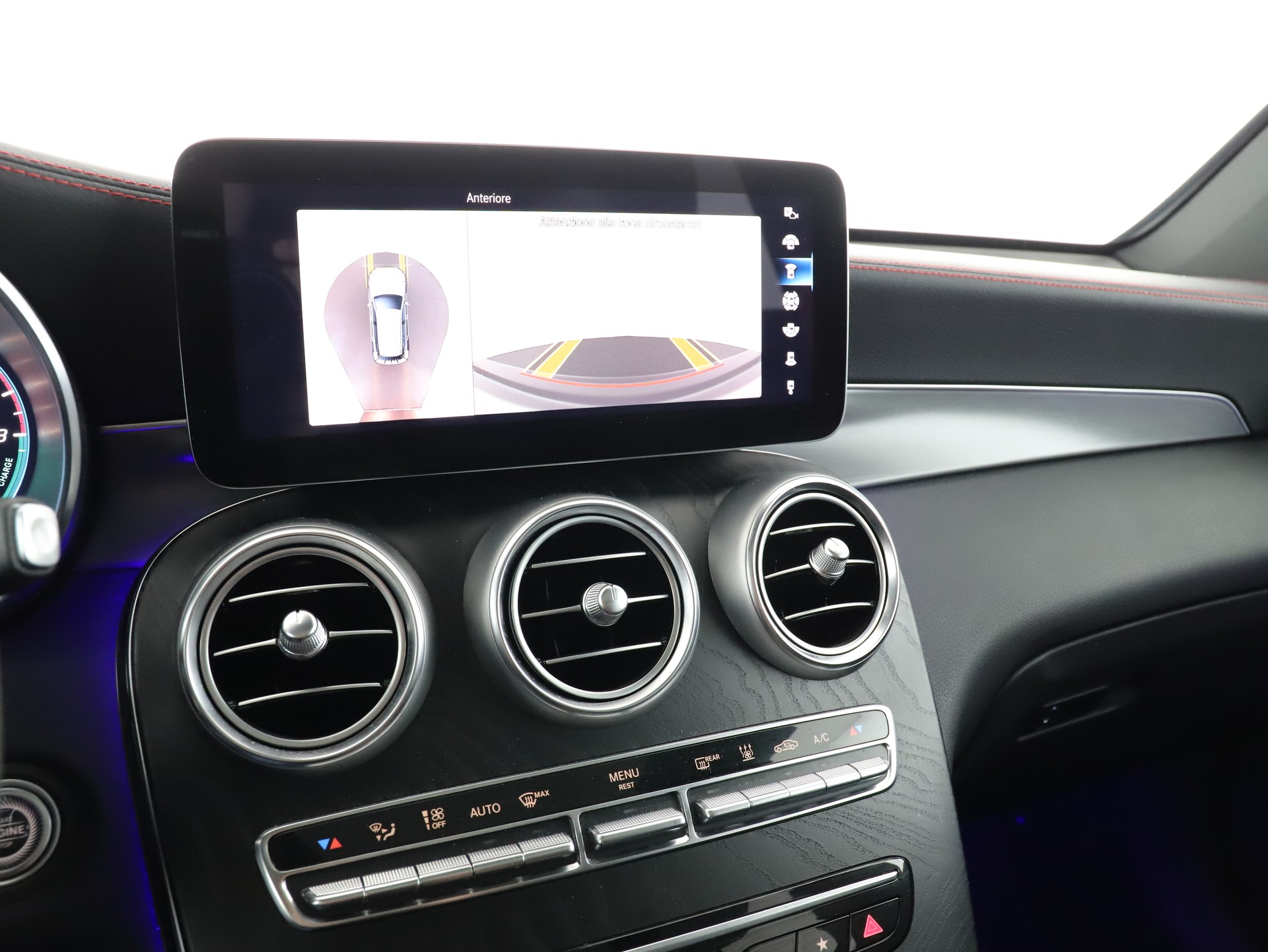 MERCEDES-BENZ GLC 300 e AMG Plus 4Matic-image-15