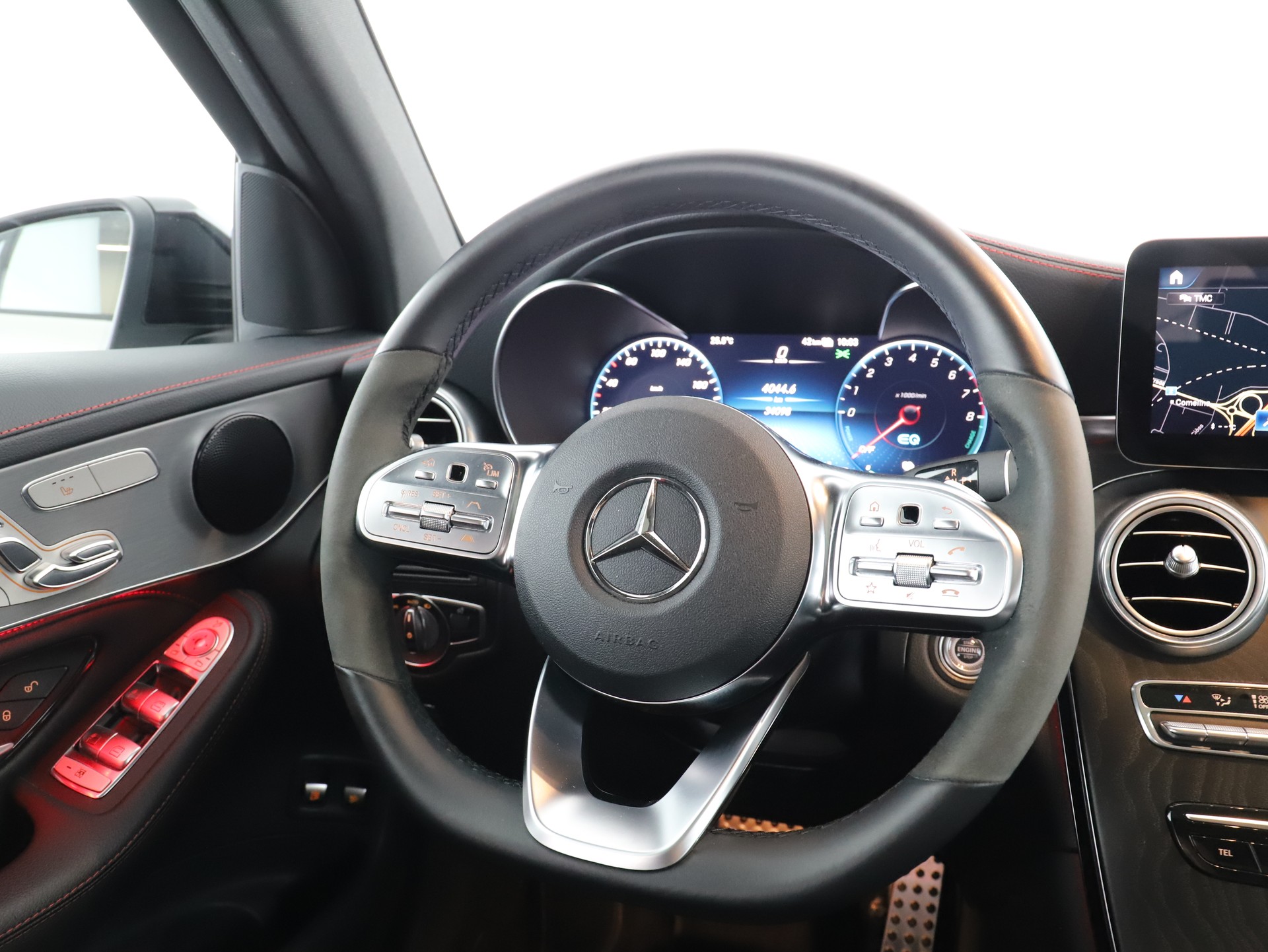 MERCEDES-BENZ GLC 300 e AMG Plus 4Matic-image-11