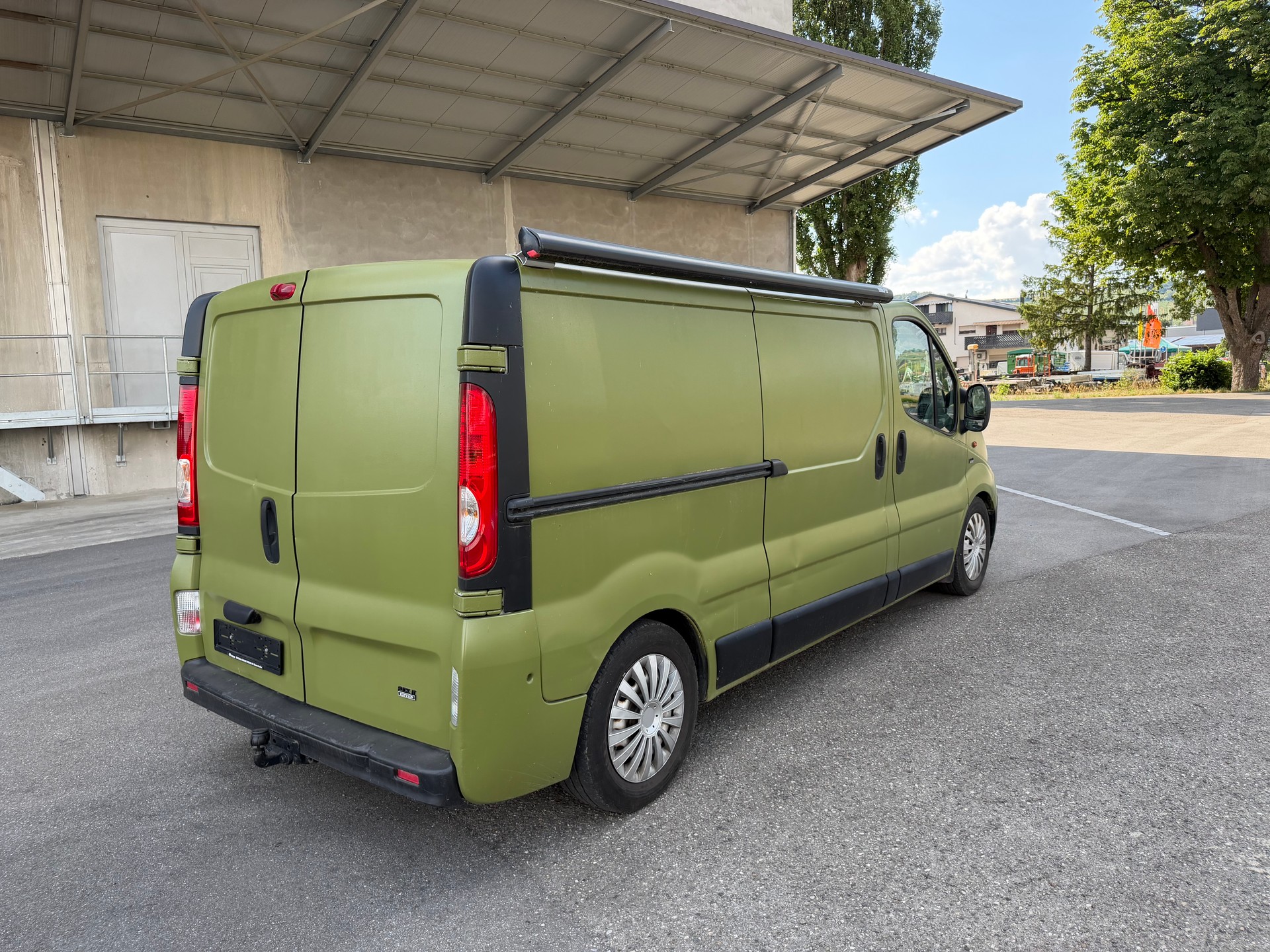 RENAULT Trafic 2.5 dCi 2.9t L2H1-image-1