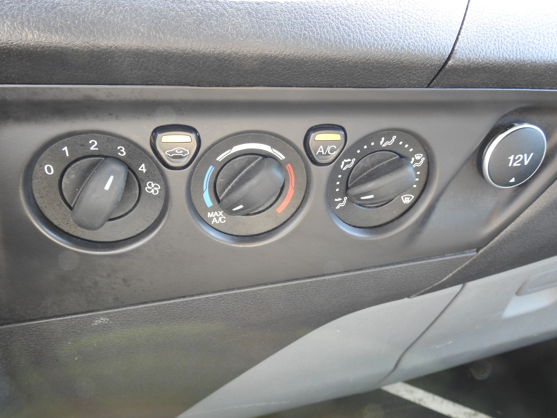 FORD Transit Custom Van 270 L1H1 Ambiente-image-18