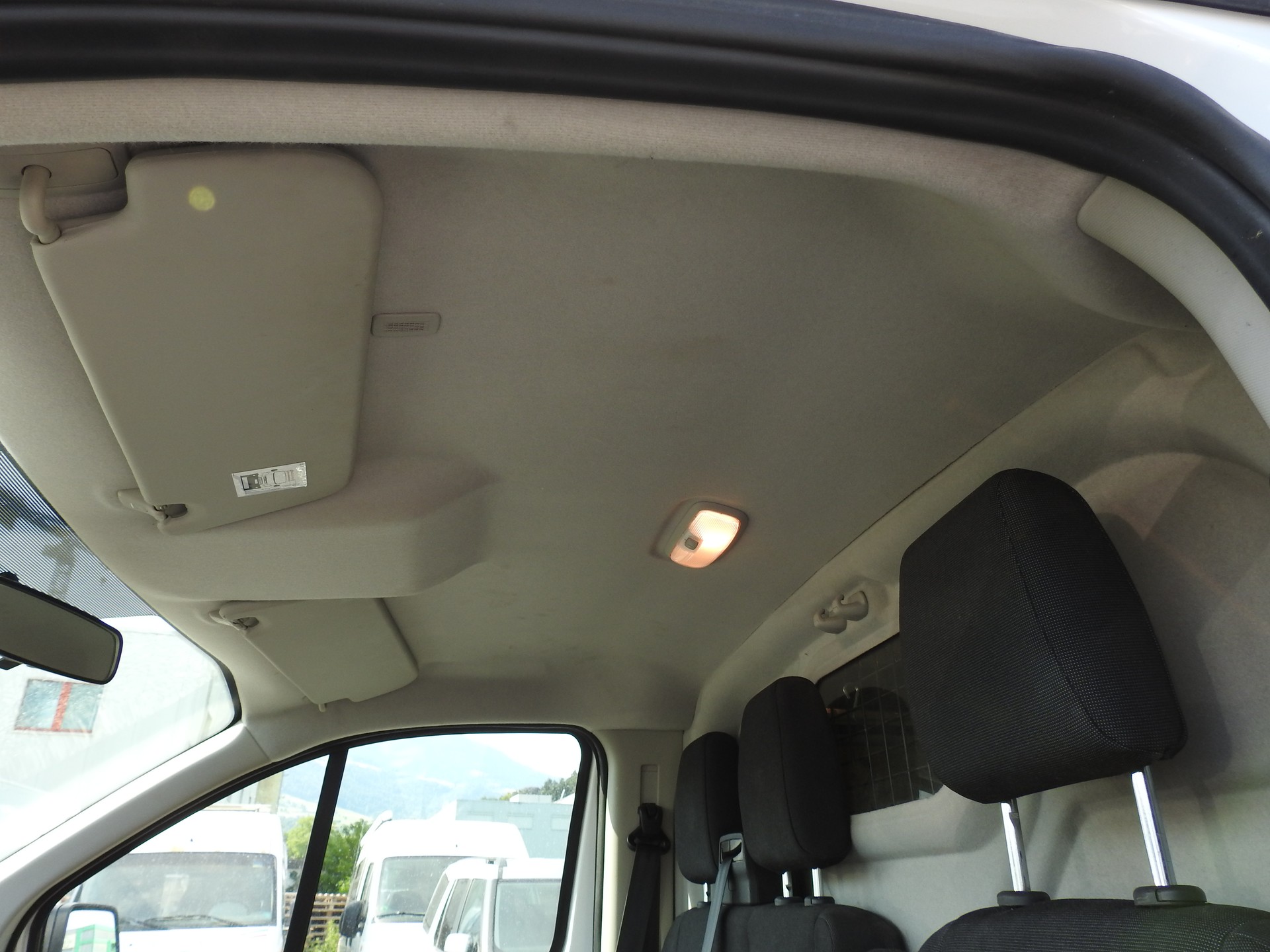 FORD Transit Custom Van 270 L1H1 Ambiente-image-25