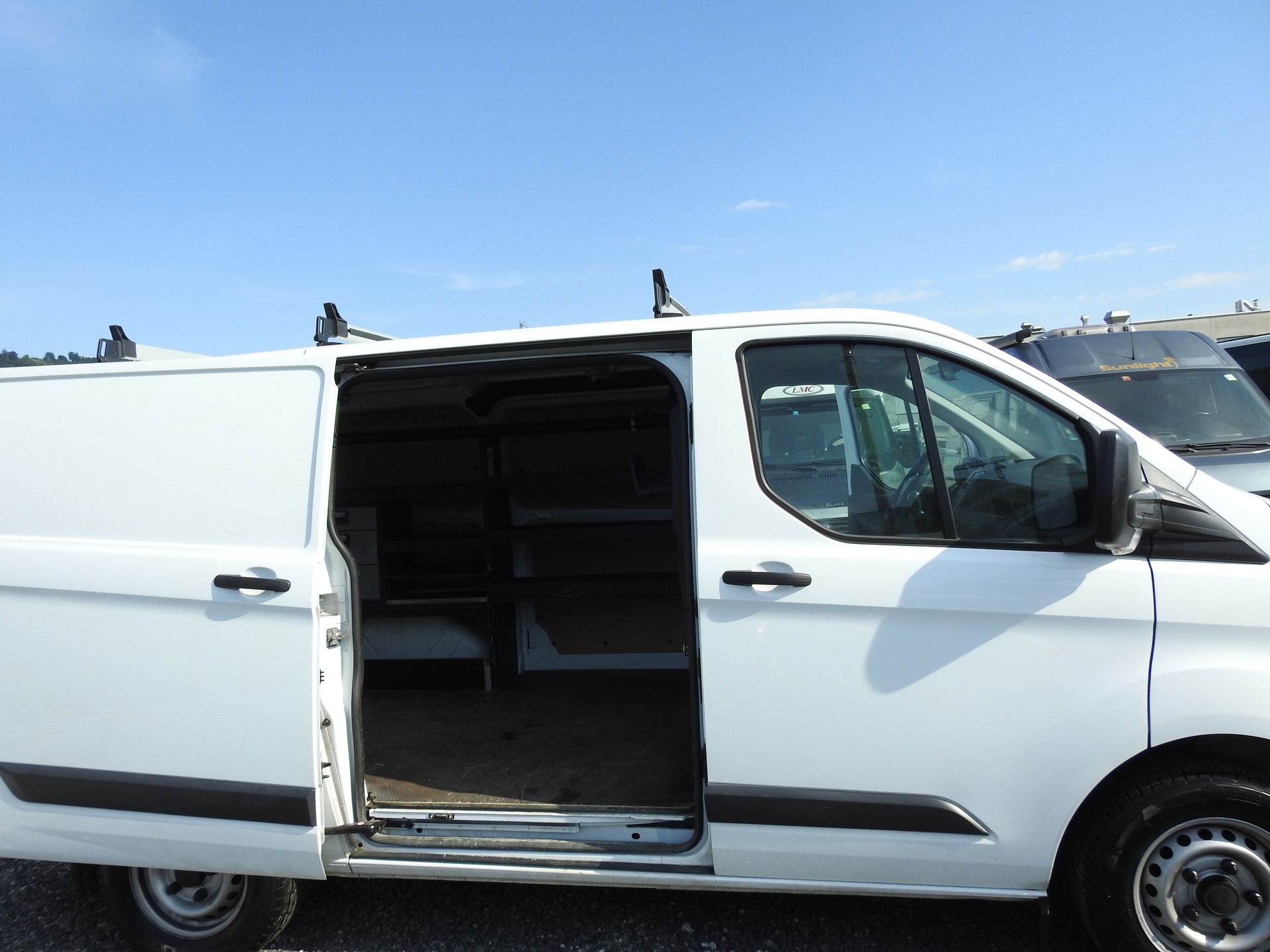 FORD Transit Custom Van 270 L1H1 Ambiente-image-9