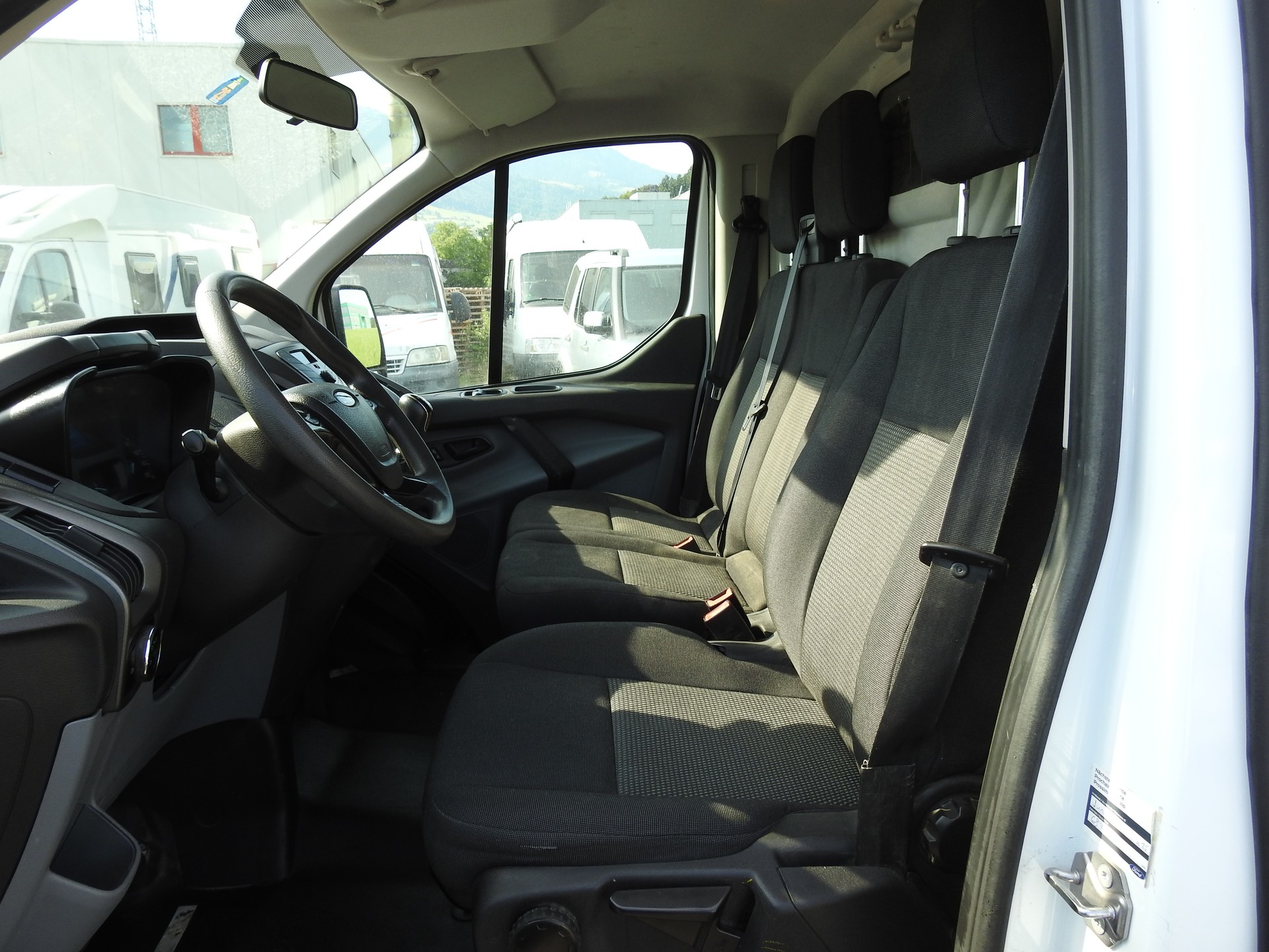 FORD Transit Custom Van 270 L1H1 Ambiente-image-14