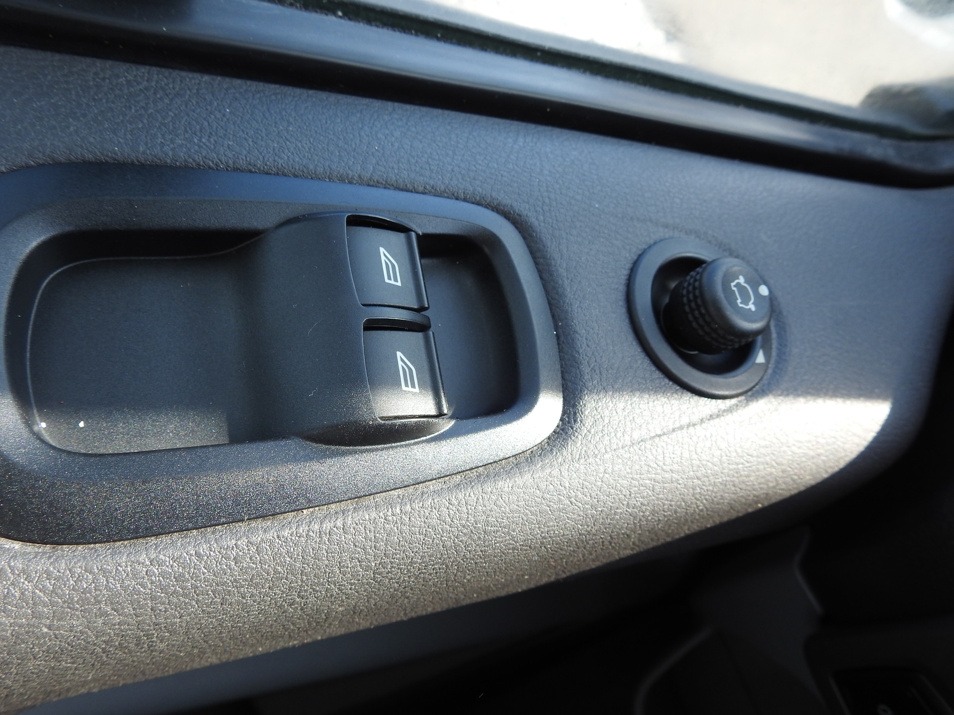 FORD Transit Custom Van 270 L1H1 Ambiente-image-23