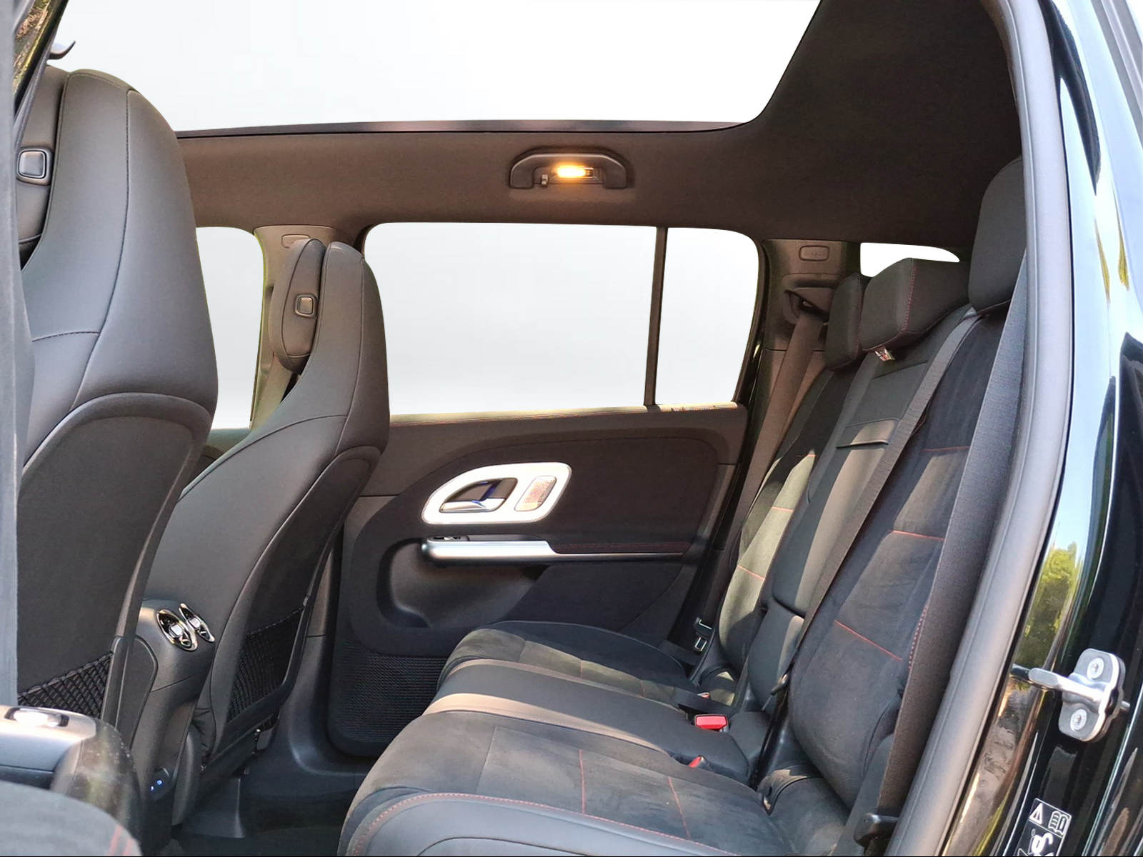 MERCEDES-BENZ GLB 350-image-11