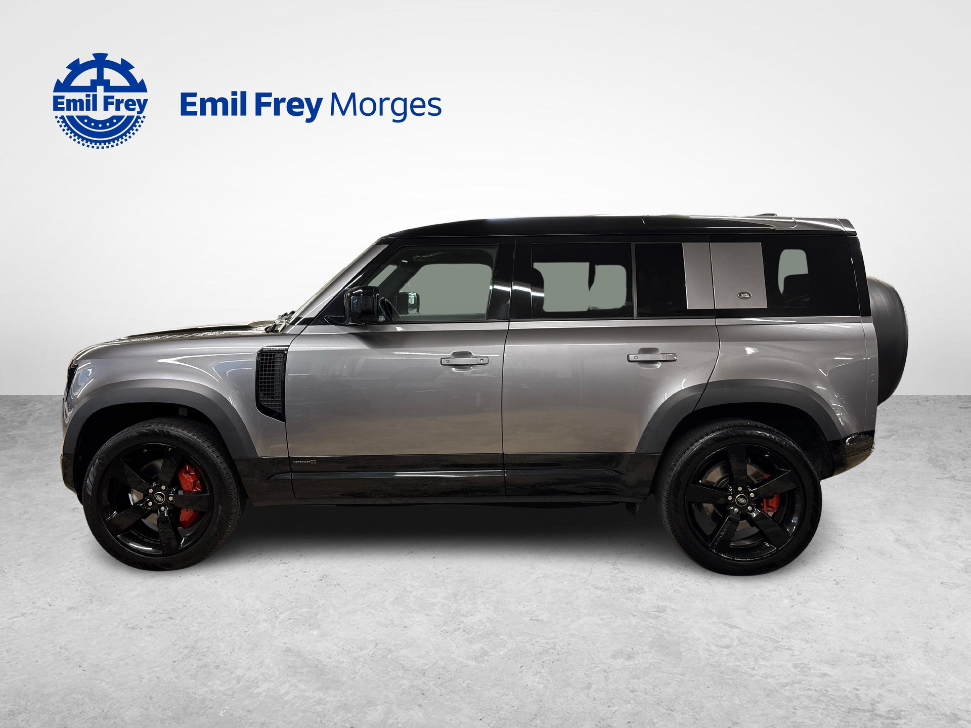LAND ROVER Defender 110 3.0 I6 X-image-1
