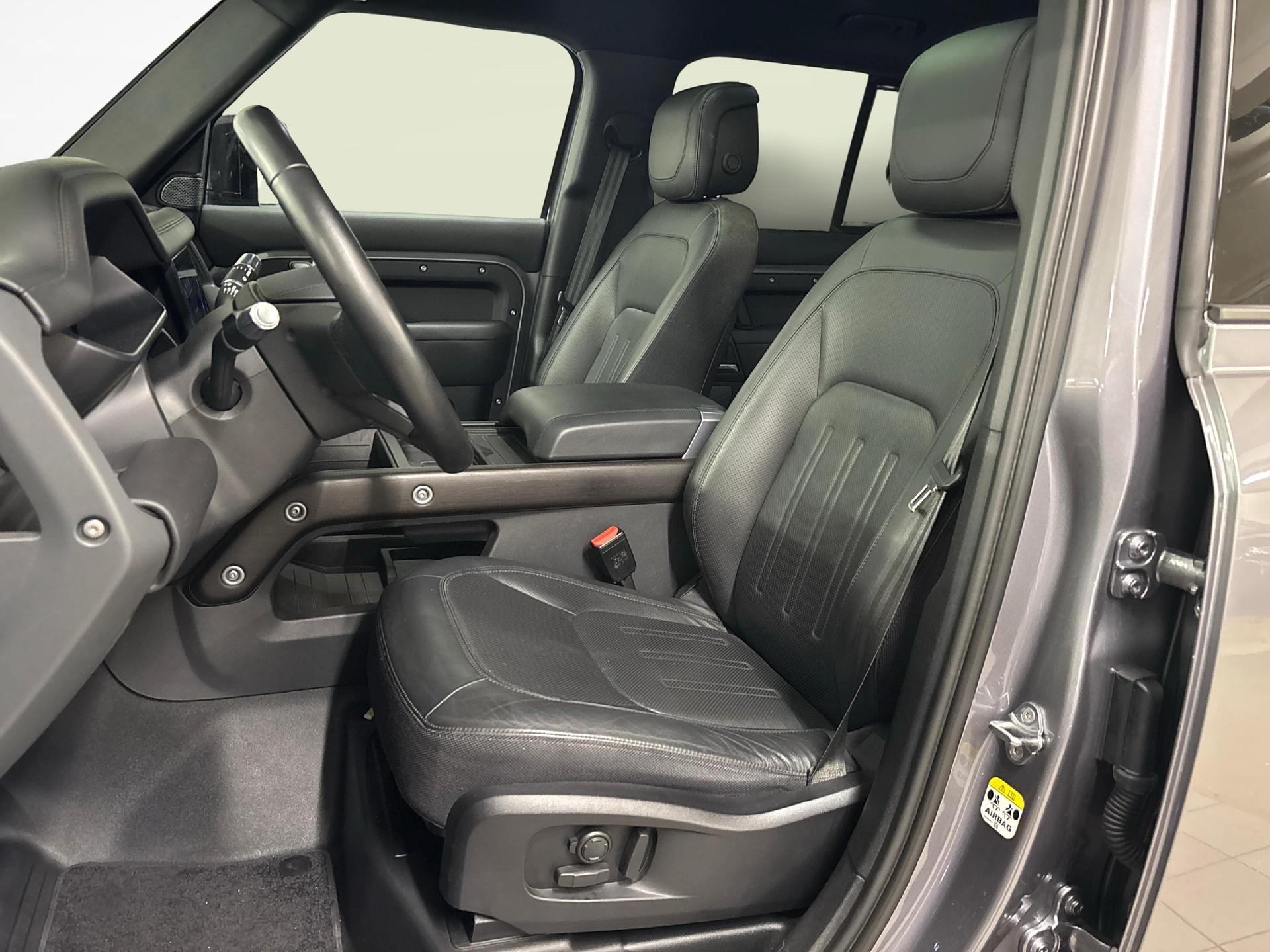 LAND ROVER Defender 110 3.0 I6 X-image-8