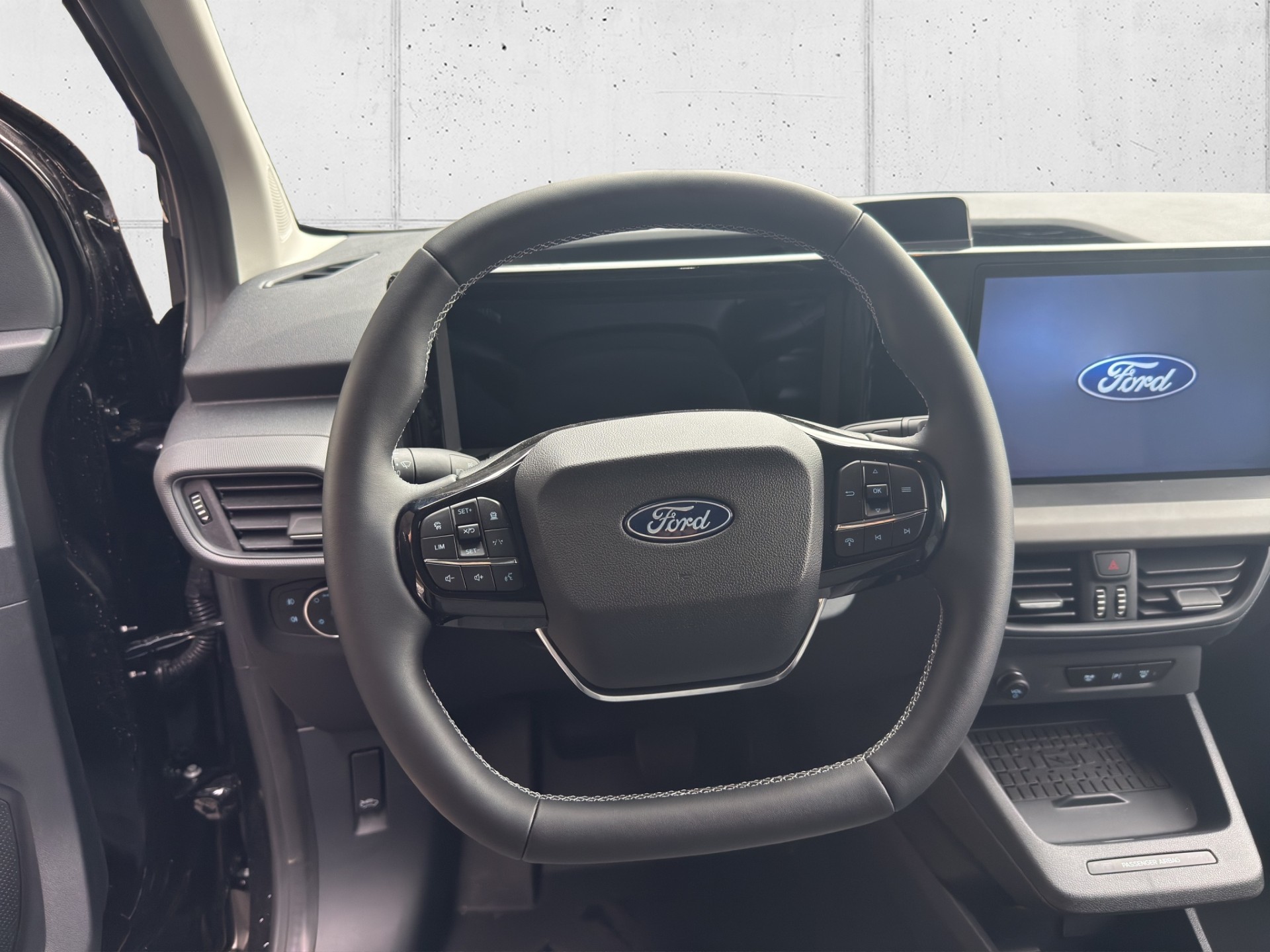 FORD E-Transit Courier Van Limited-image-9
