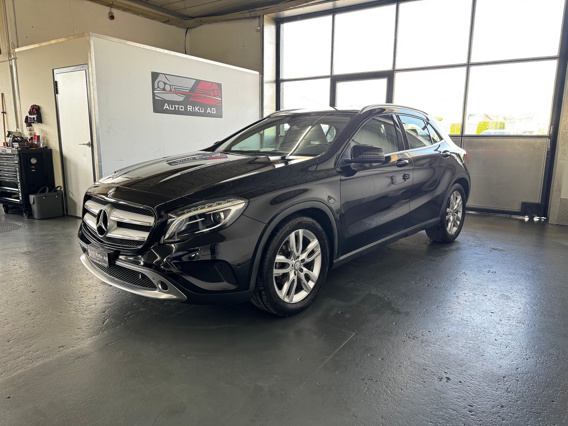 MERCEDES-BENZ GLA 200 Night Star 7G-DCT-image-5
