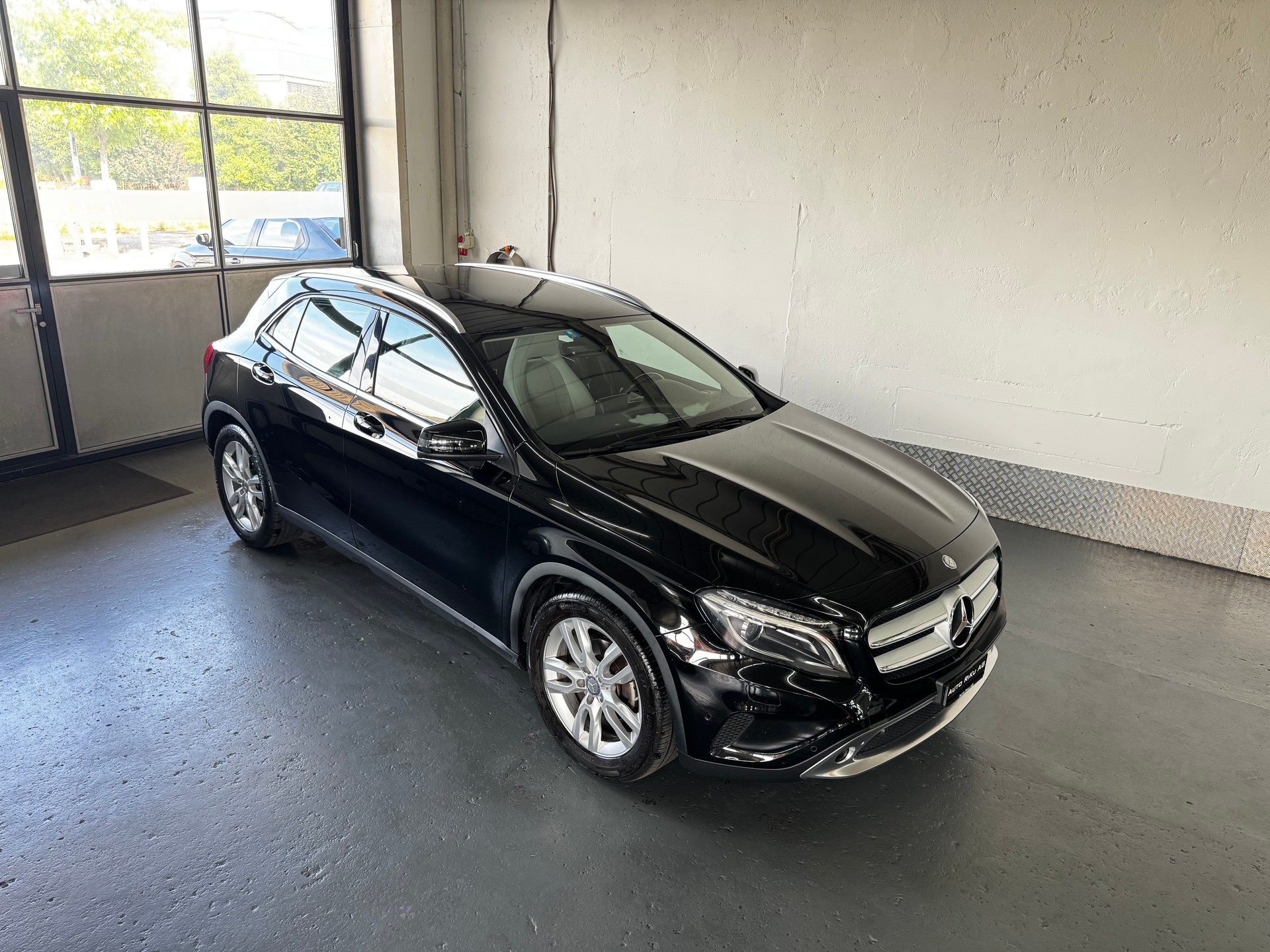 MERCEDES-BENZ GLA 200 Night Star 7G-DCT